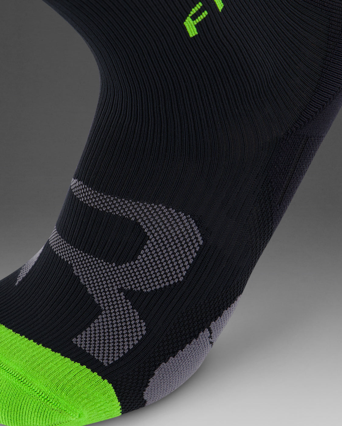 2xu-recovery-kompressionssocken-fir-schwarz-unisex image 2
