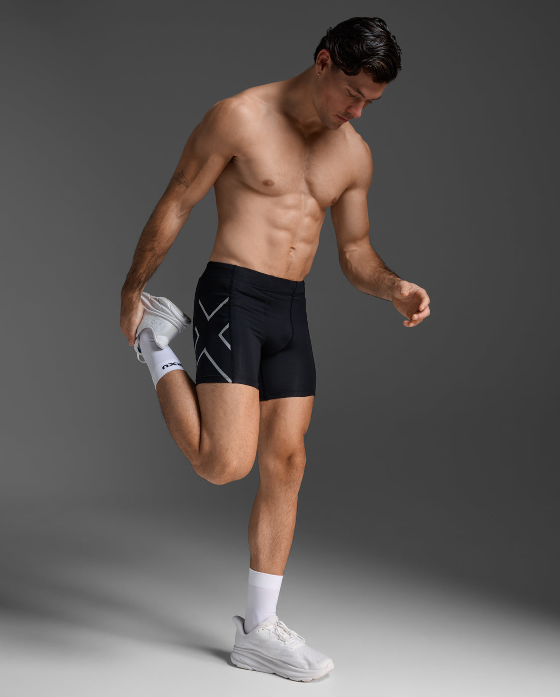 2xu-core-compression-1-2-shorts-herren-black image 5