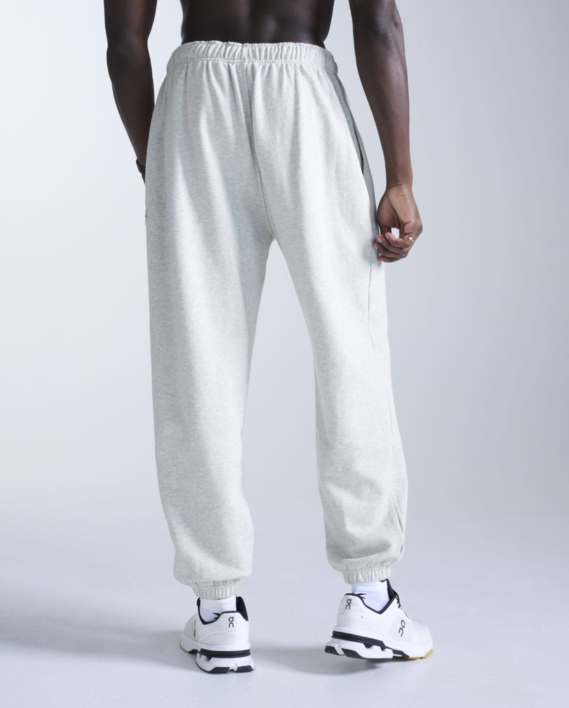 2xu-ez-oversized-trackpants-herren-grau-bio-baumwolle image 3