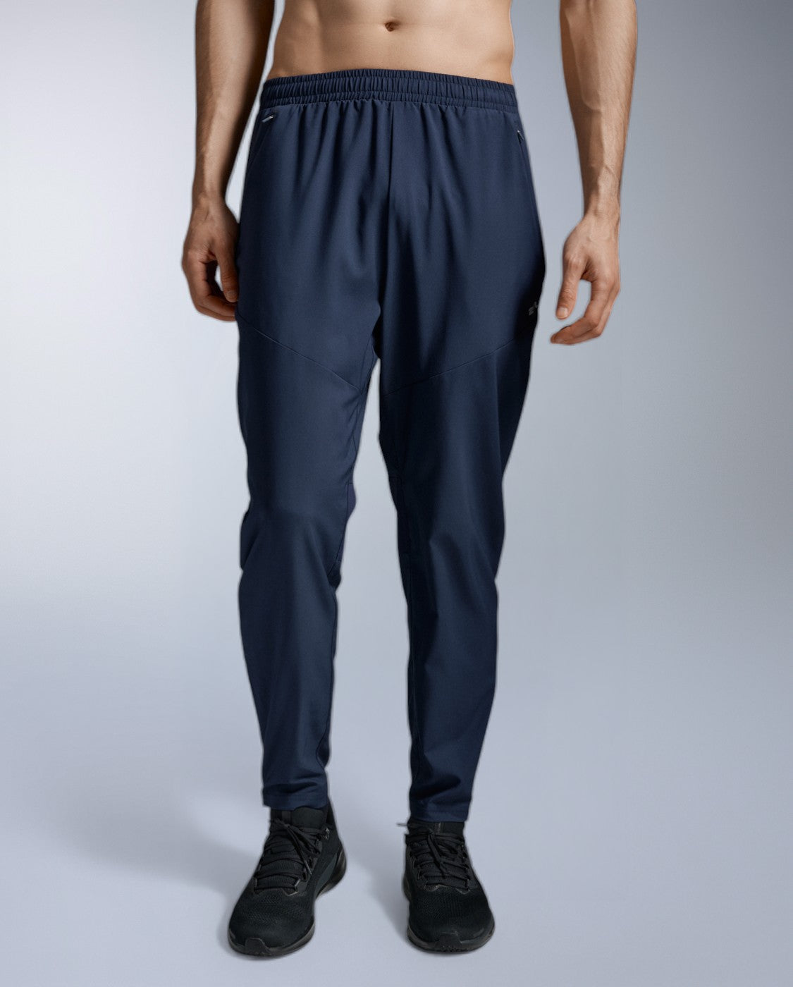 2xu-aero-woven-jogger-laufhose-herren-midnight-reflective image 1