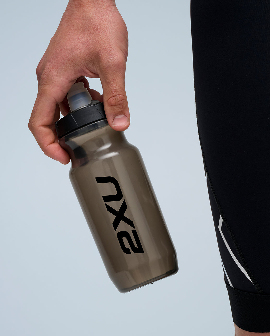 2xu-squeeze-trinkflasche-600-ml-clear-sport-auslaufsicher image 1