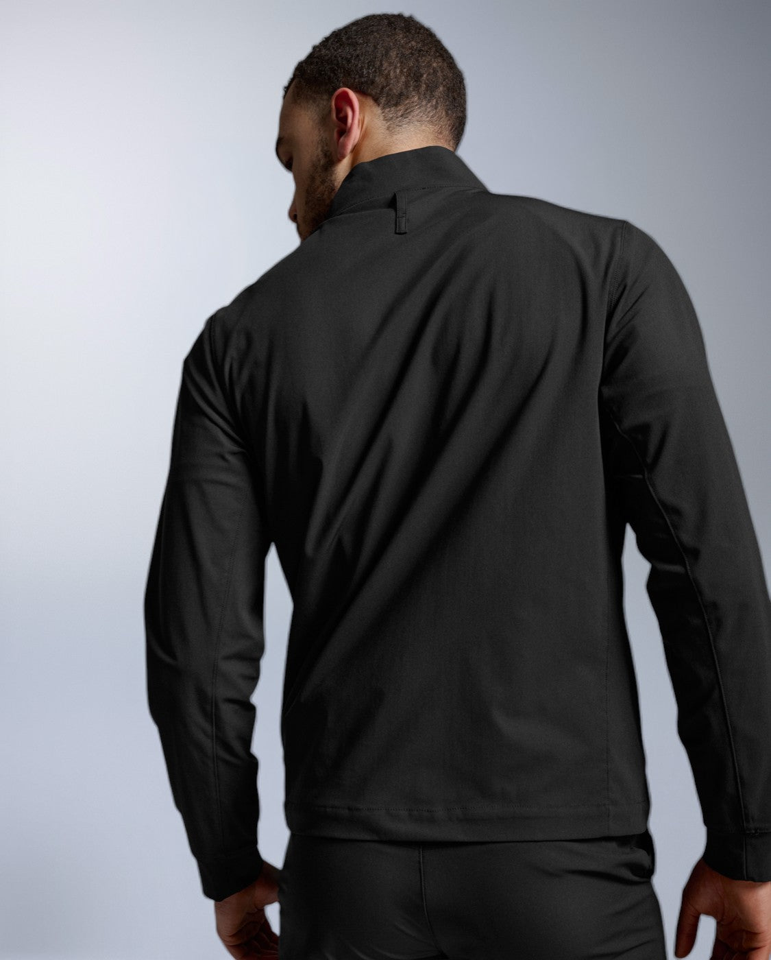 2xu-signature-hybrid-jacket-trainingsjacke-schwarz-stretch image 2