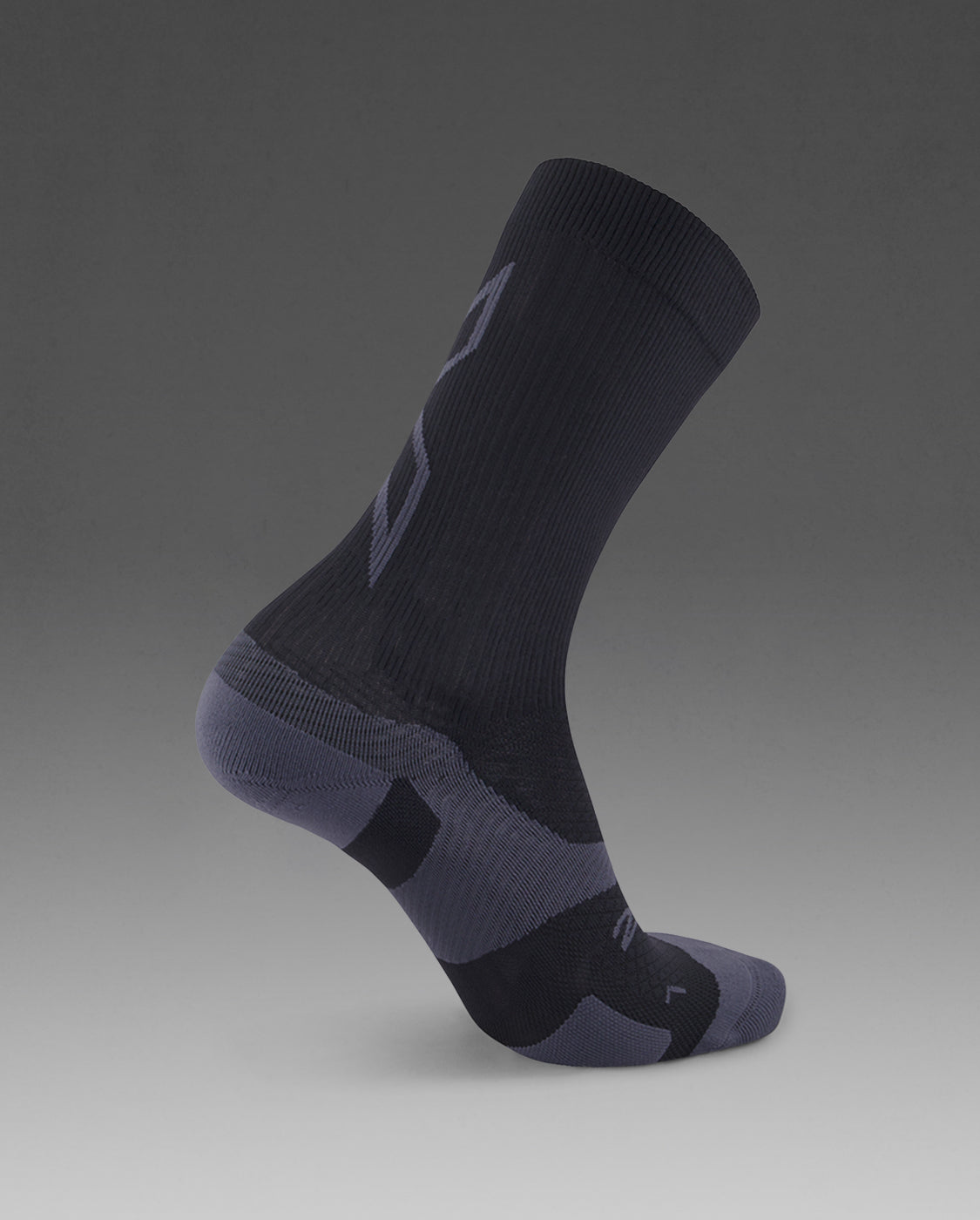 2xu-vectr-light-cushion-crew-socks-black-titanium-unisex image 2
