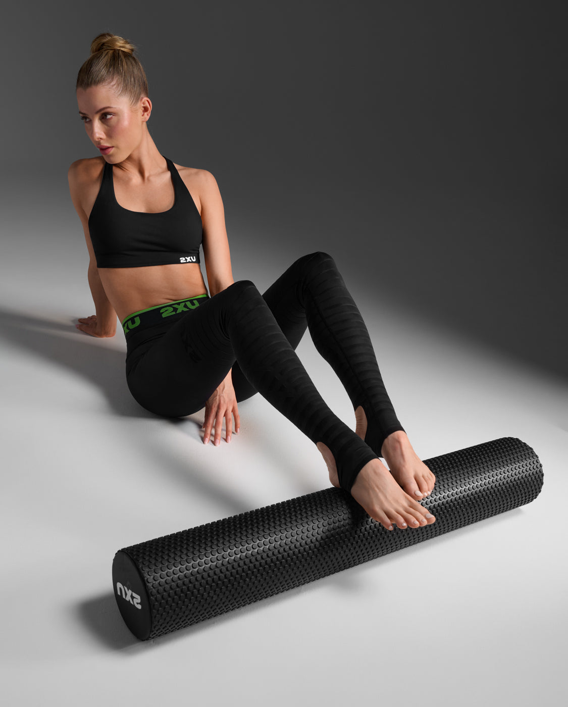 2xu-recovery-power-kompressionstights-schwarz-damen image 6
