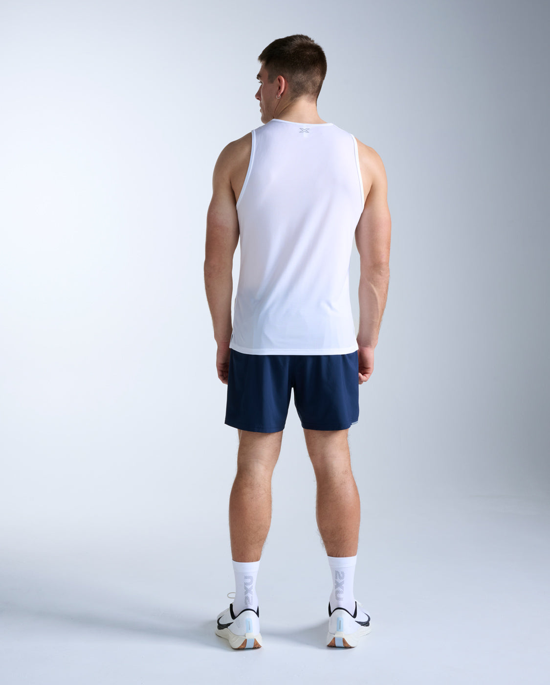 2xu-aero-tank-herren-tr-gershirt-laufshirt-weiss image 7
