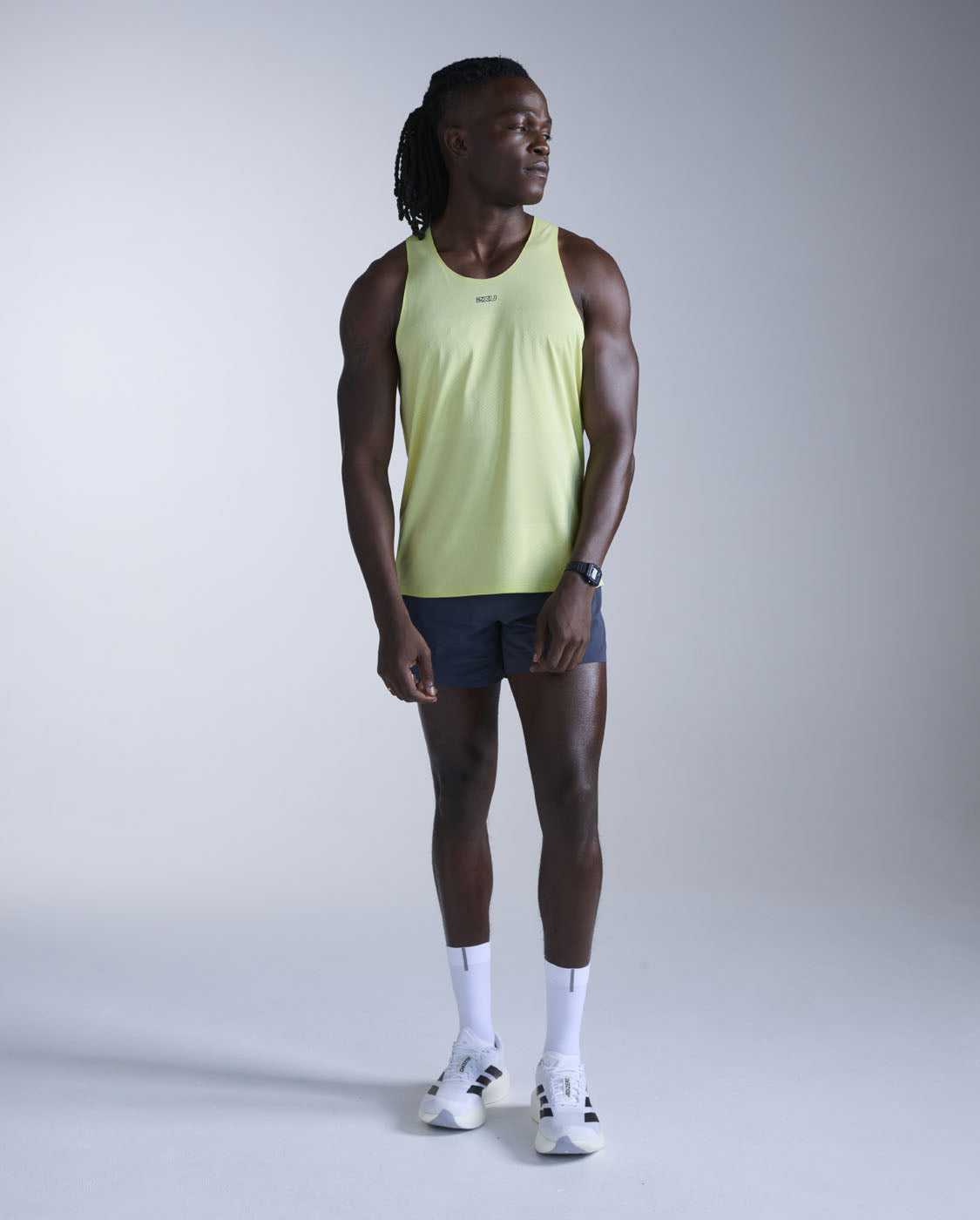 2xu-light-speed-tech-singlet-herren-cool-matcha image 6