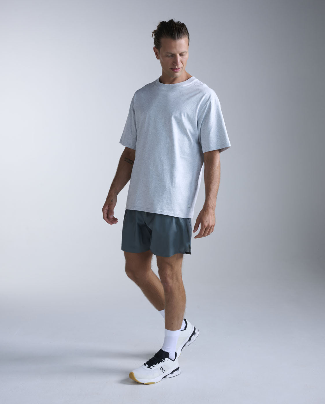 2xu-ez-oversized-organic-cotton-tee-grey-bio-baumwolle image 6