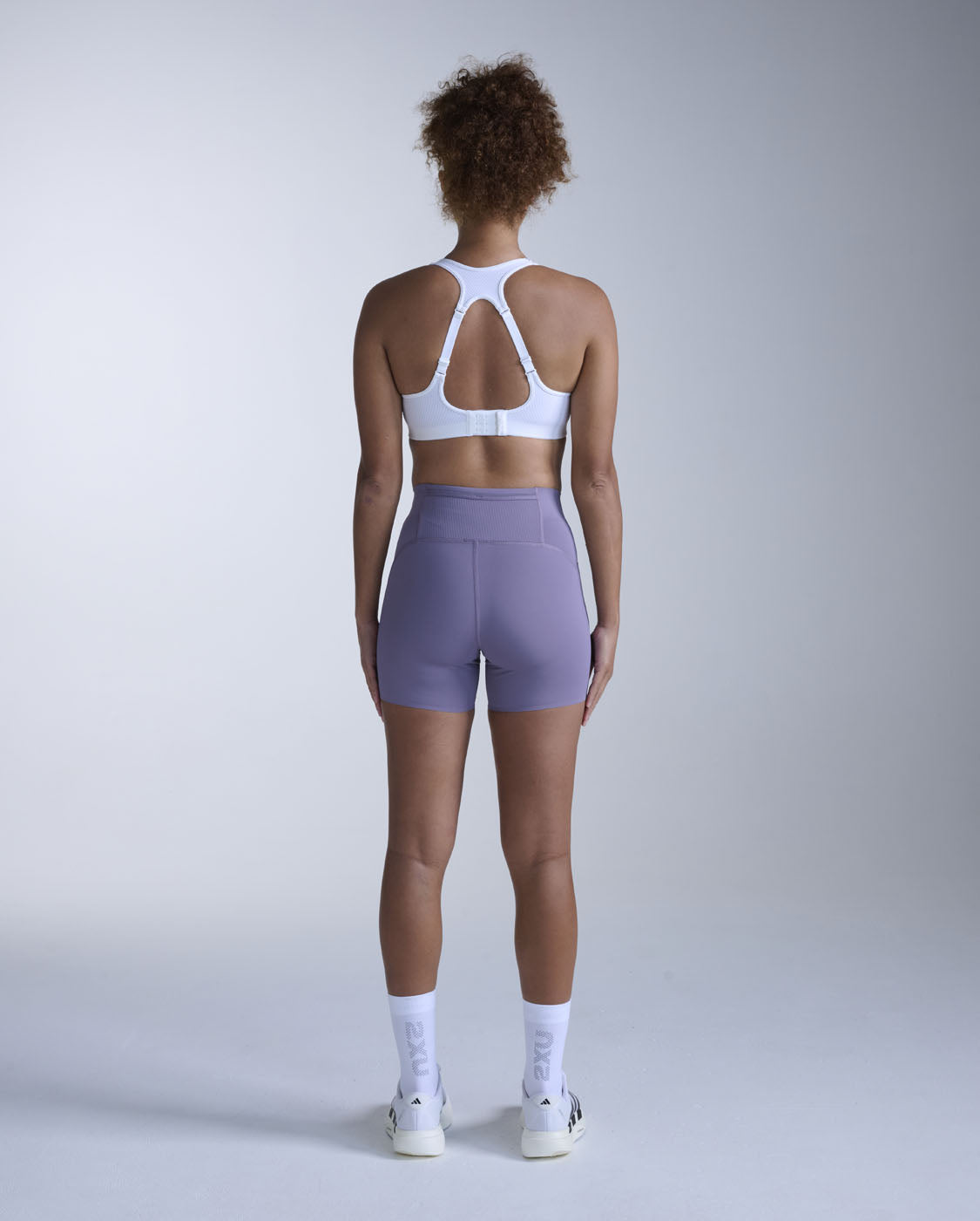 2xu-aero-mesh-4-inch-laufshorts-damen-dusted-grape image 6