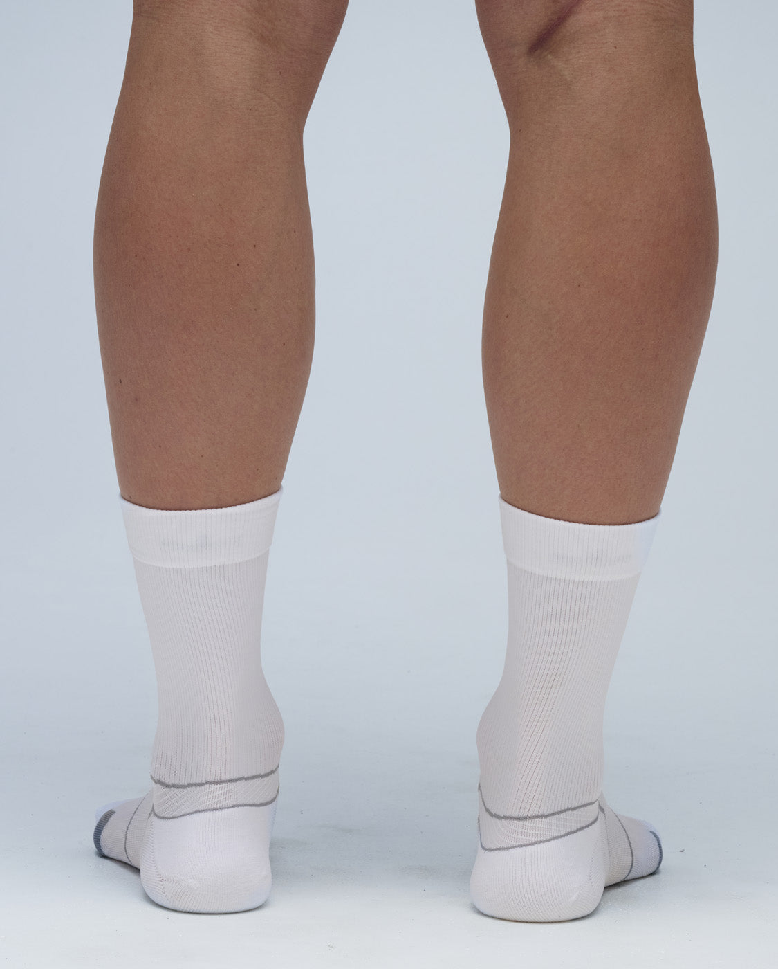 2xu-vectr-netball-crew-socken-wei-grau-gepolstert image 5