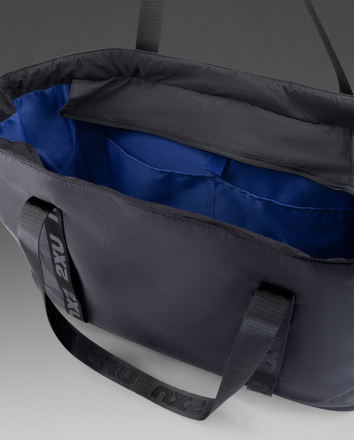 2xu-swim-race-commute-tote-bag-tasche-schwarz-unisex image 5