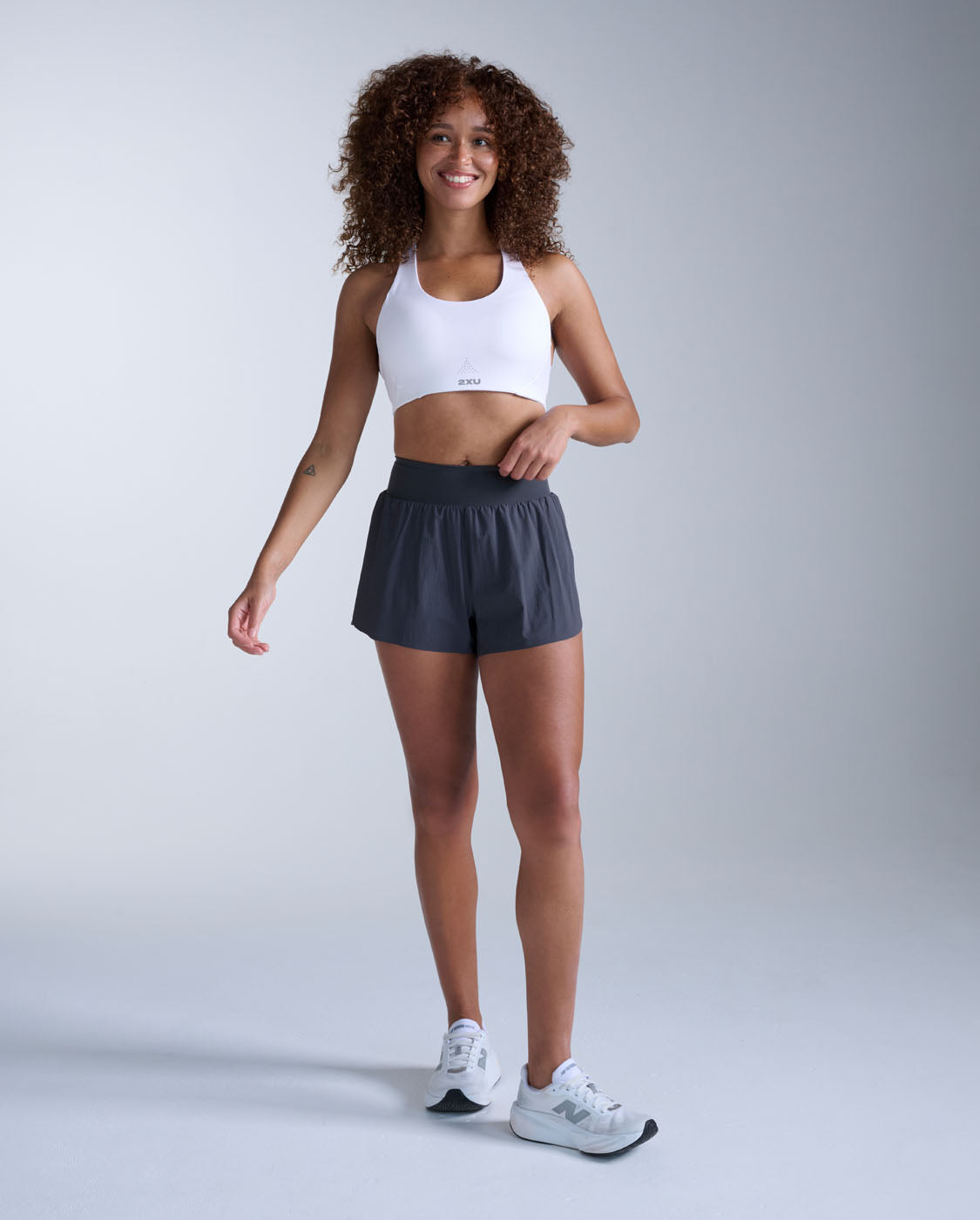 2xu-light-speed-hi-rise-3-inch-shorts-india-ink image 4