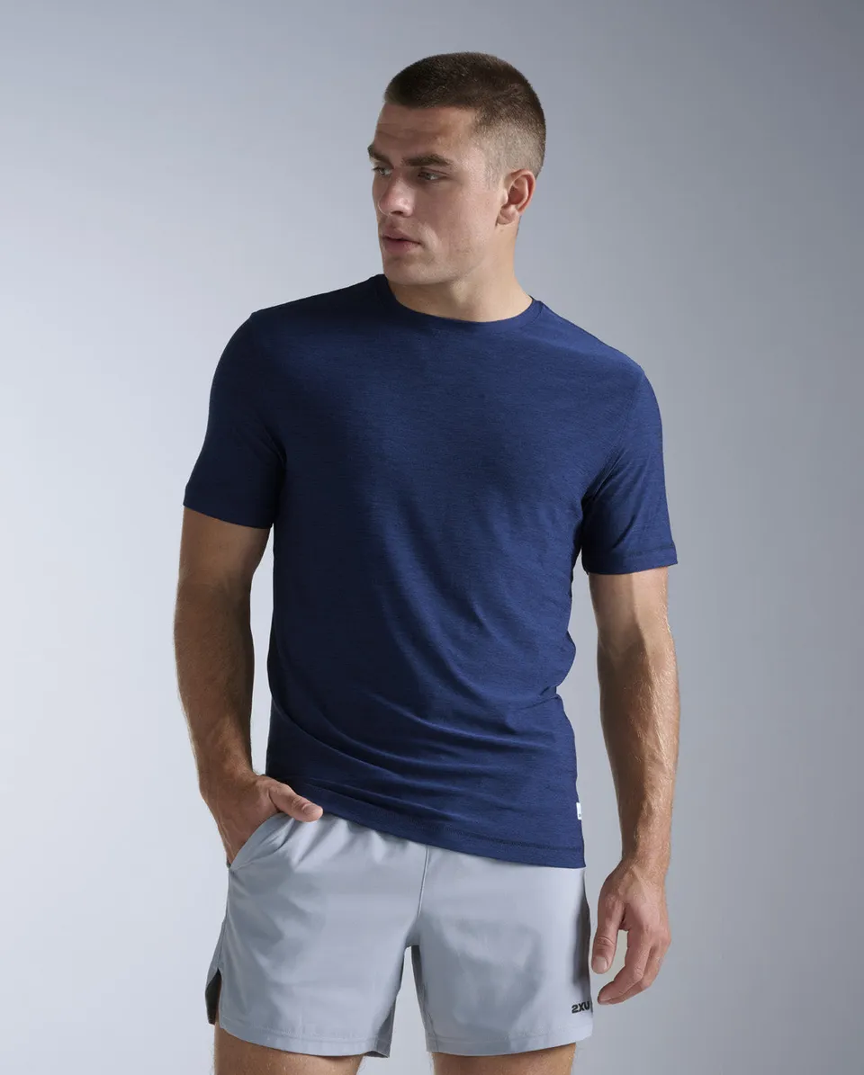 2xu-signature-tee-t-shirt-herren-midnight-midnight-schnelltrocknend image 1