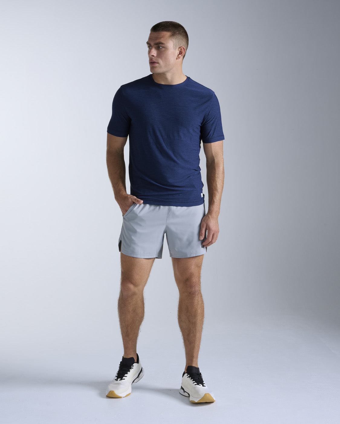 2xu-signature-tee-t-shirt-herren-midnight-midnight-schnelltrocknend image 2