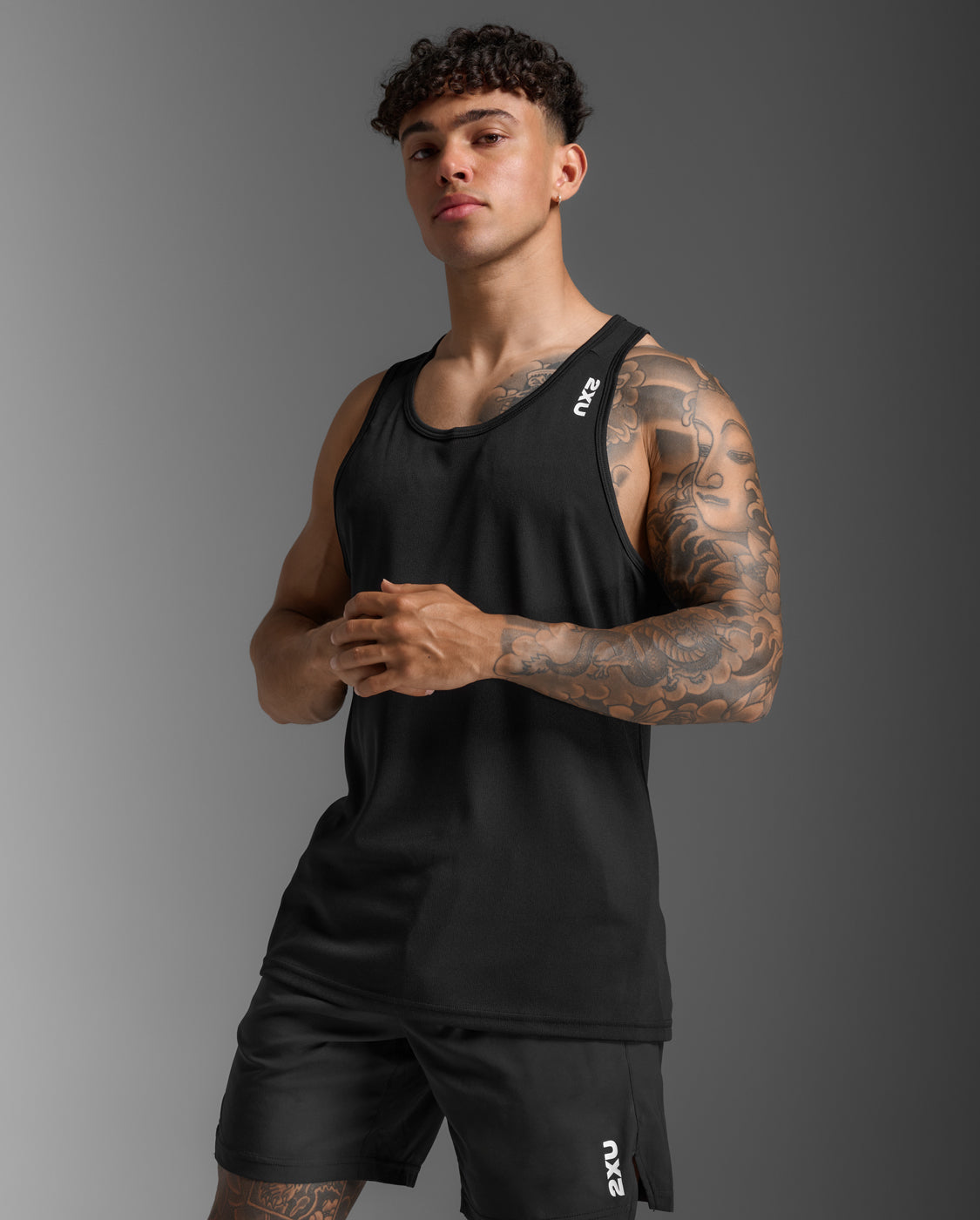 2xu-motion-aspire-singlet-herren-schwarz image 2