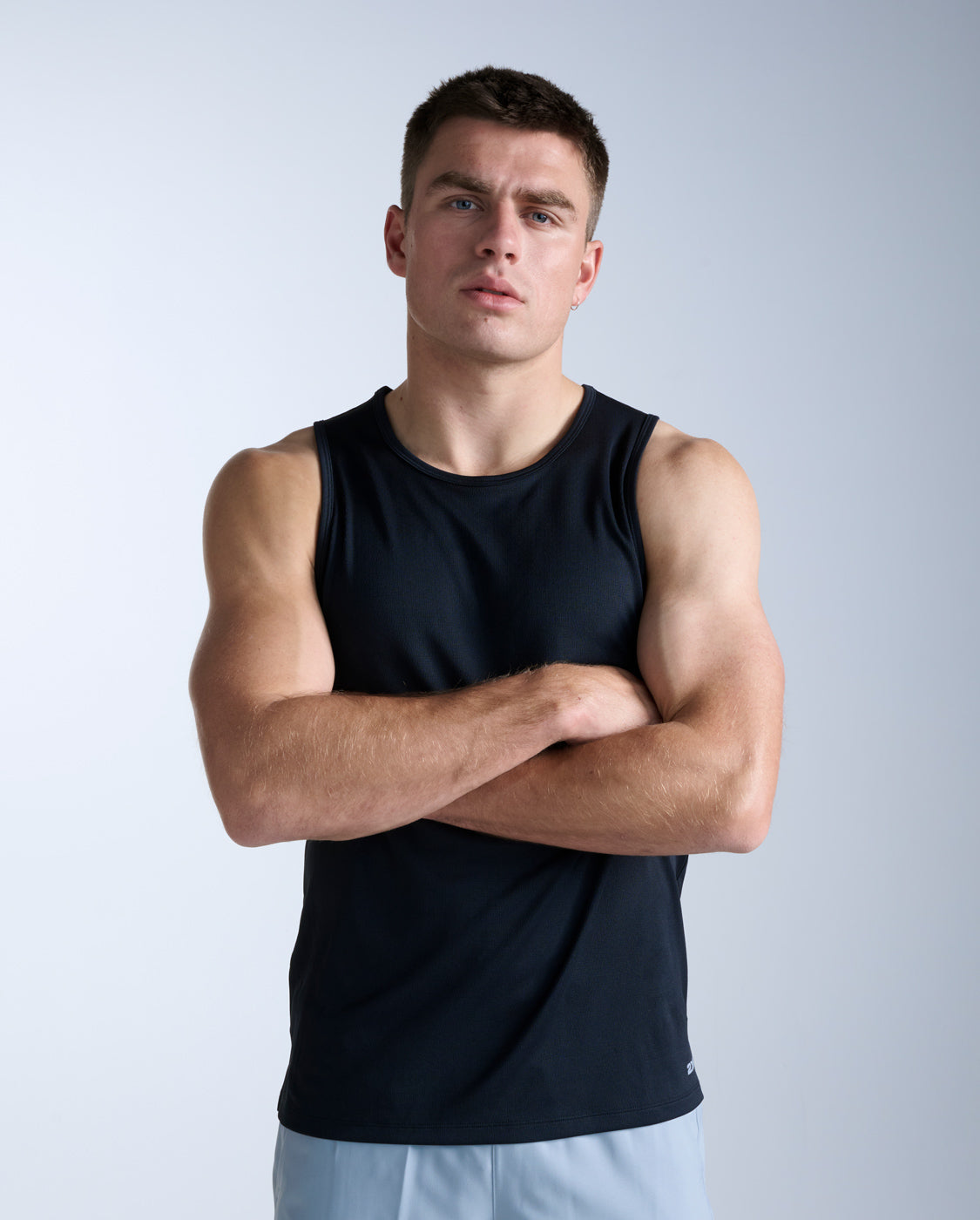 2xu-aero-tank-top-herren-schwarz-silber image 1