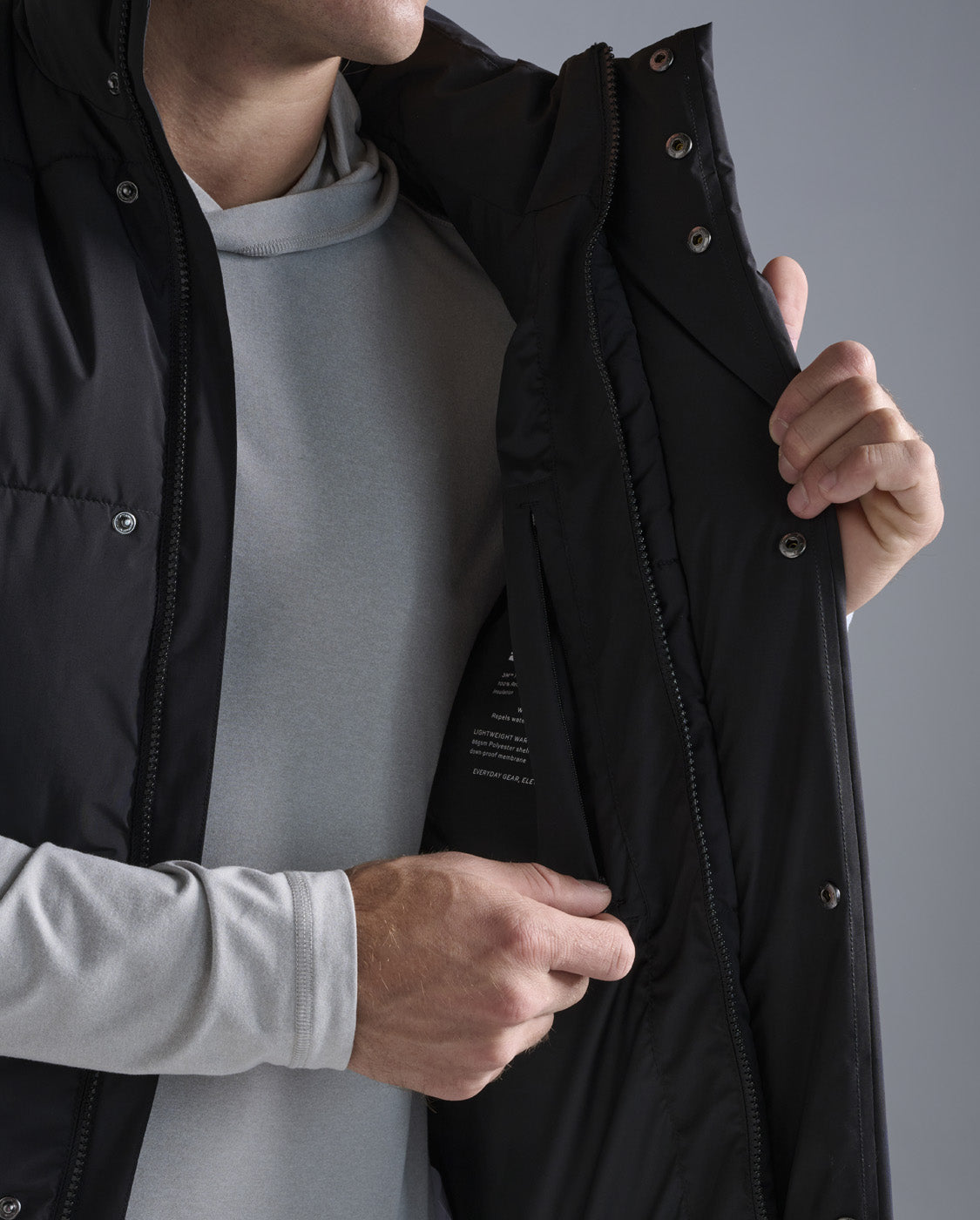 2xu-ignition-puffer-weste-herren-schwarz-wasserabweisend image 6