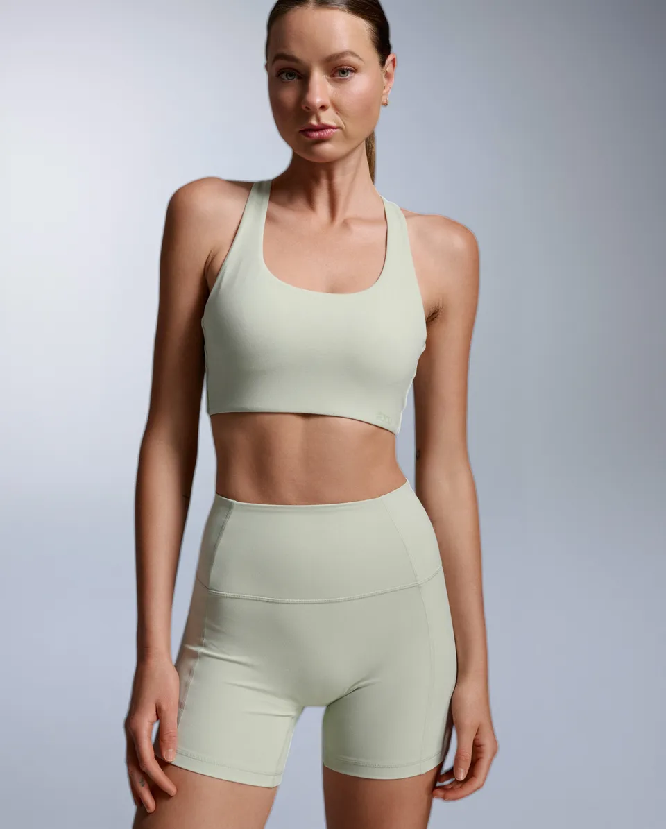 2xu-fluid-twist-back-sport-bh-seafoam-low-impact image 1