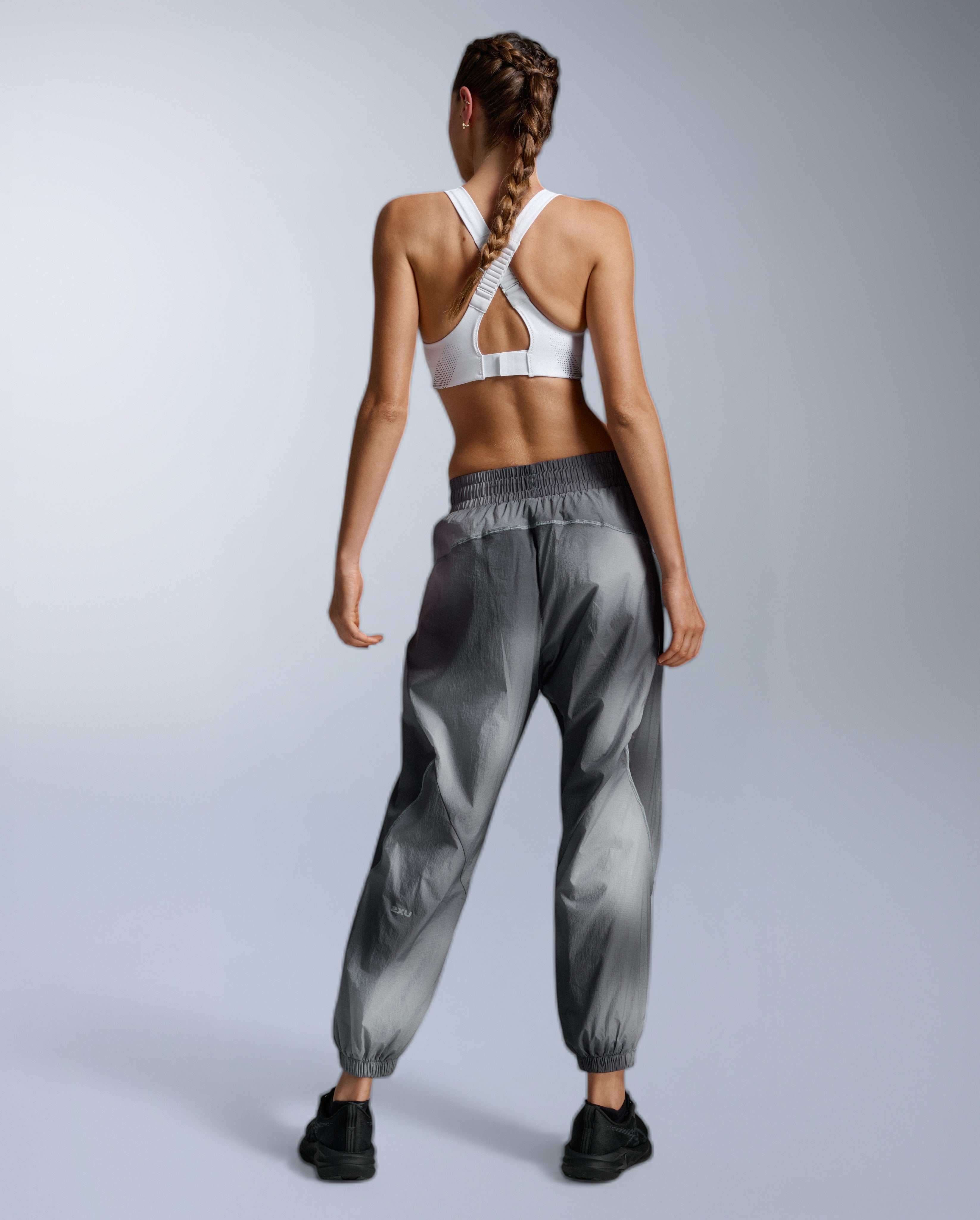 2xu-aero-oversized-jogger-laufhose-grau-reflektierend image 6
