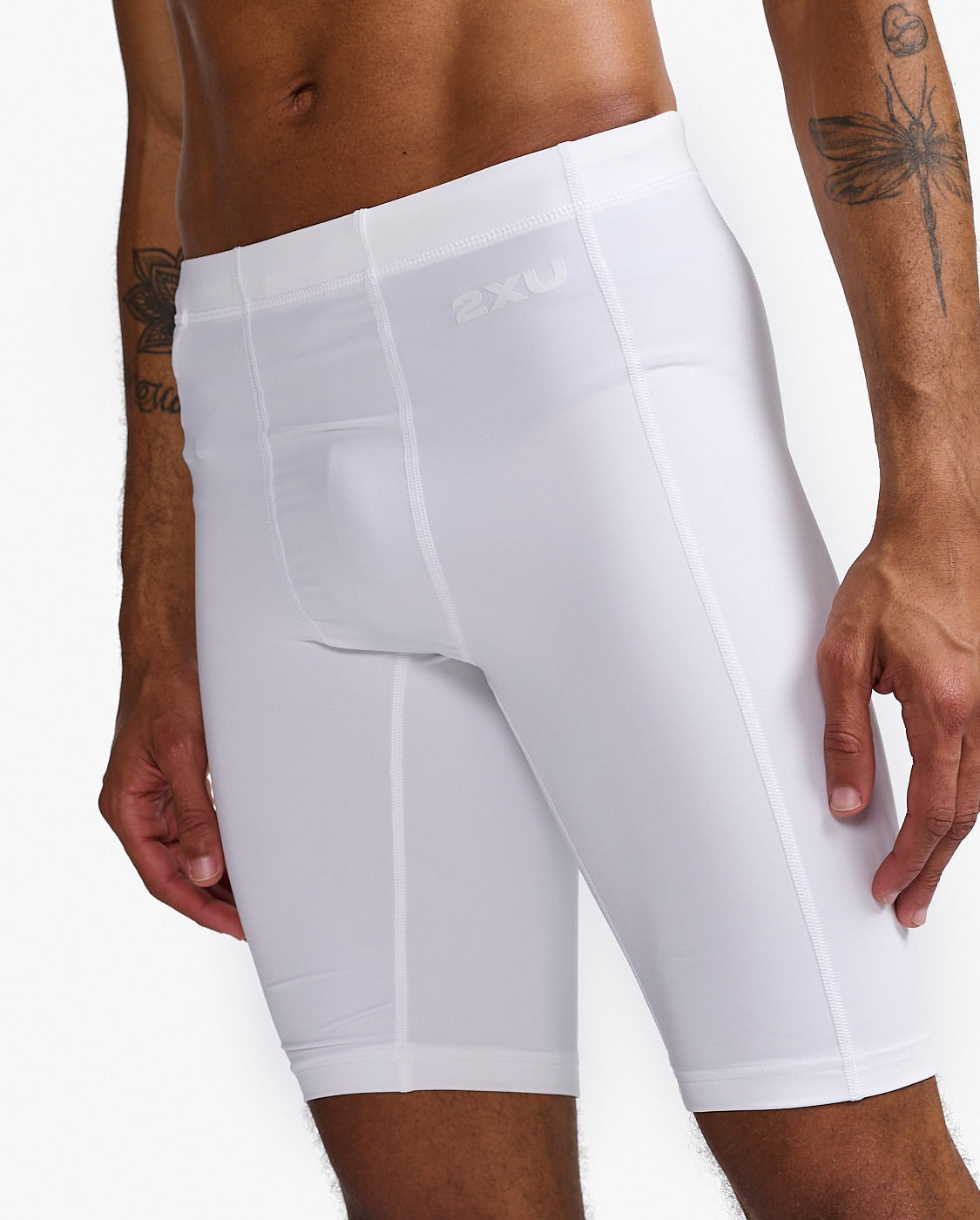 2xu-core-compression-game-day-shorts-herren-white-shorts image 5