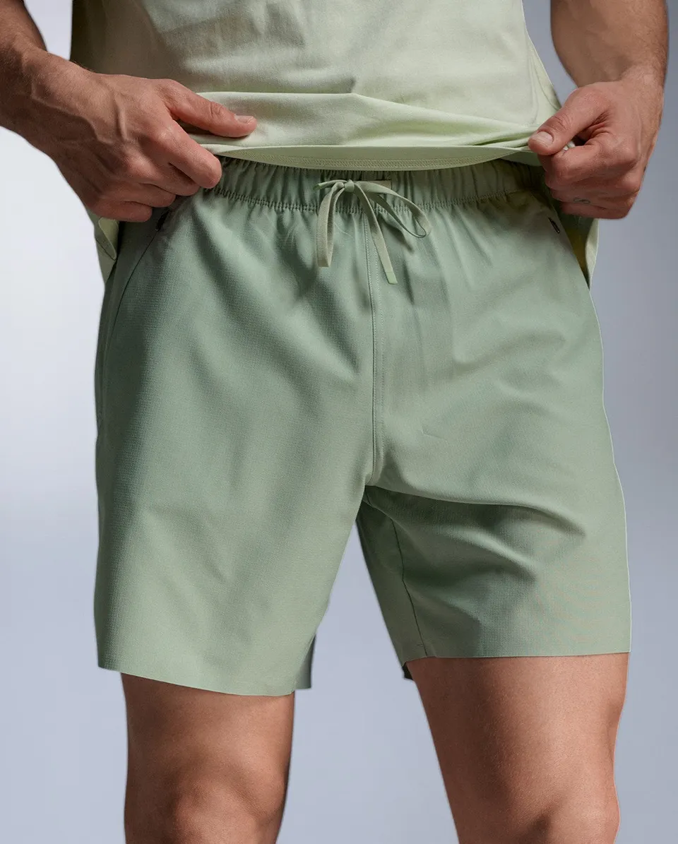 2xu-motion-7-inch-unlined-shorts-trainingsshorts-herren-eucalyptus image 1