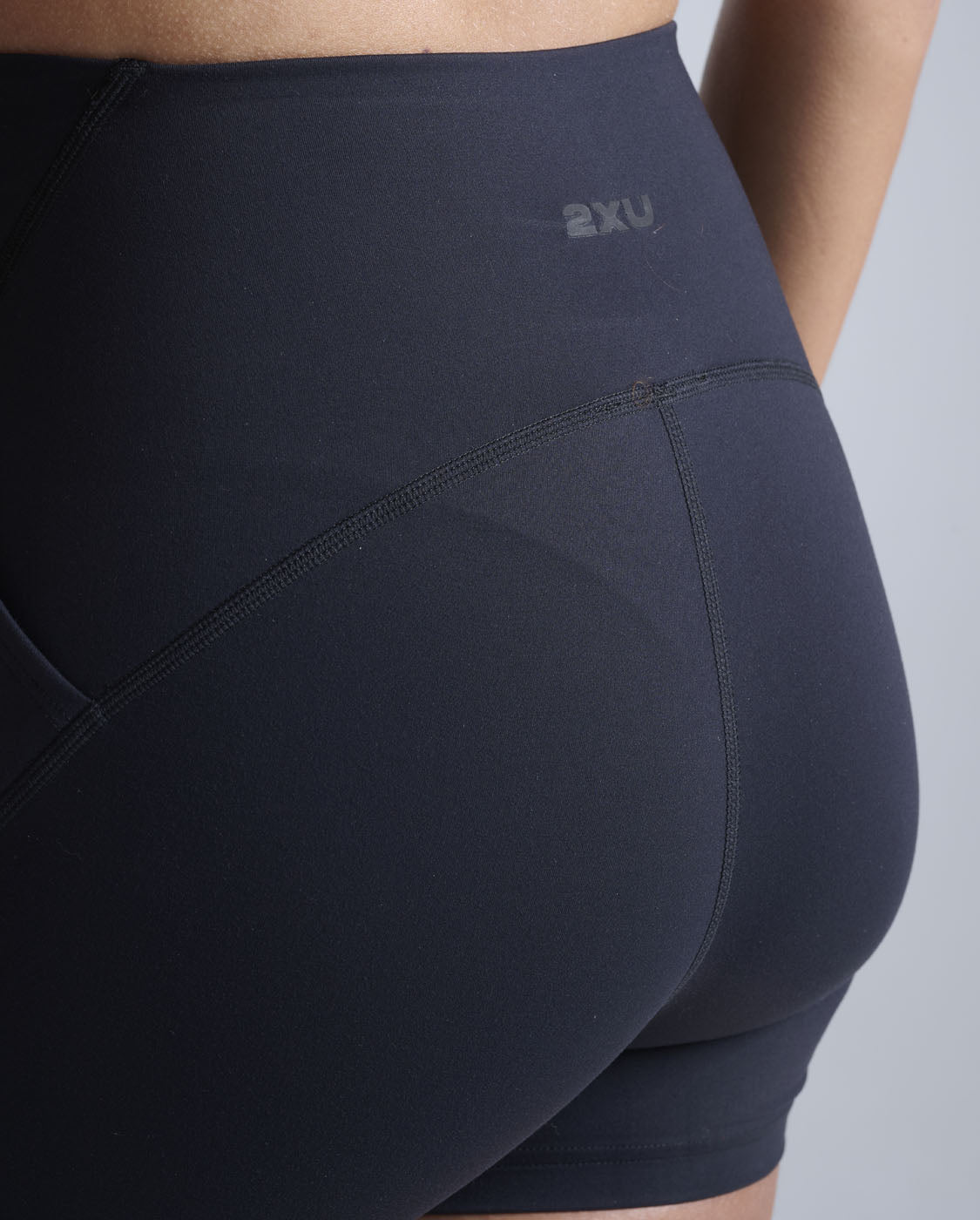 2xu-flex-hi-rise-compression-4-inch-shorts-schwarz-damen image 4