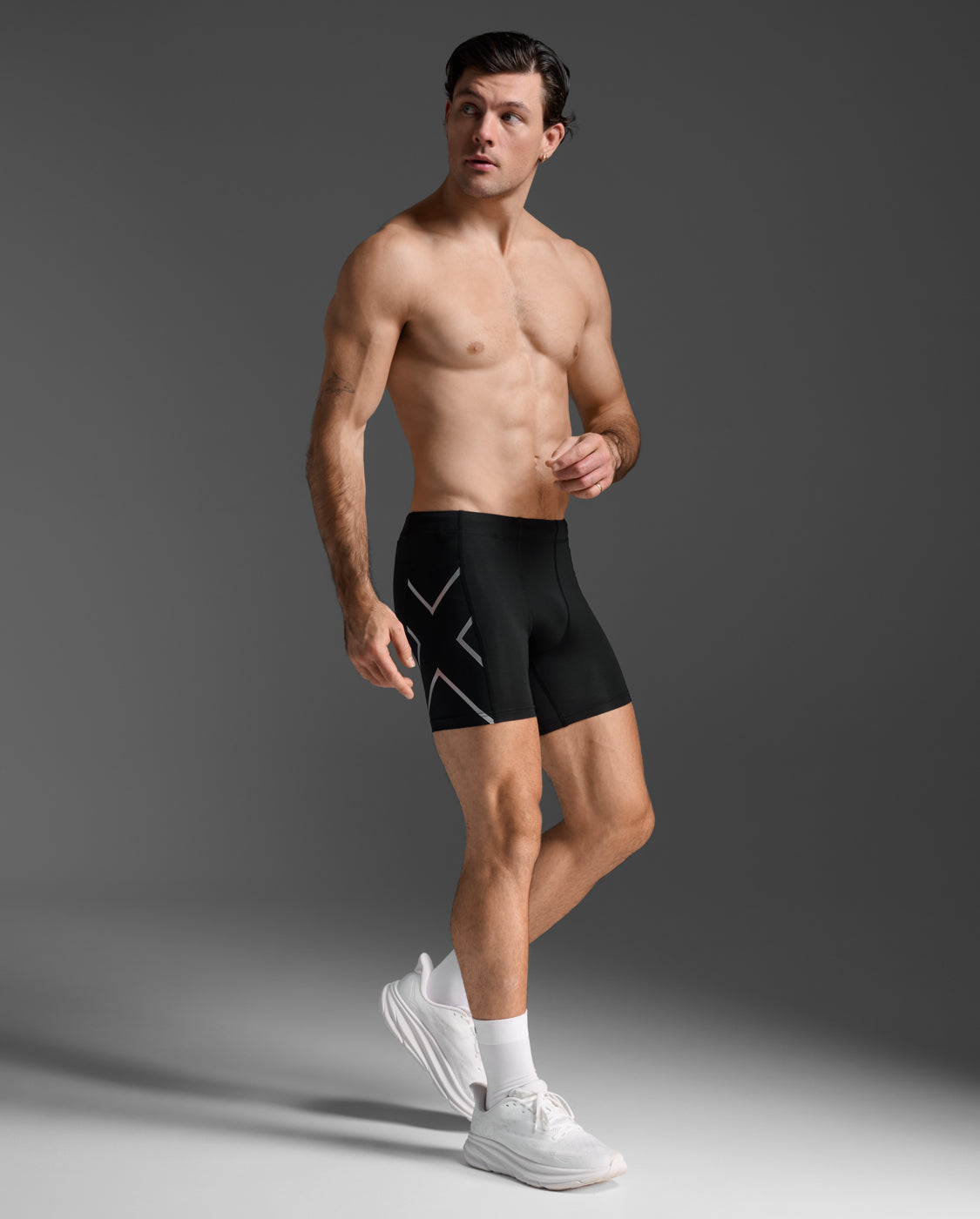 2xu-core-compression-1-2-shorts-herren-black image 3