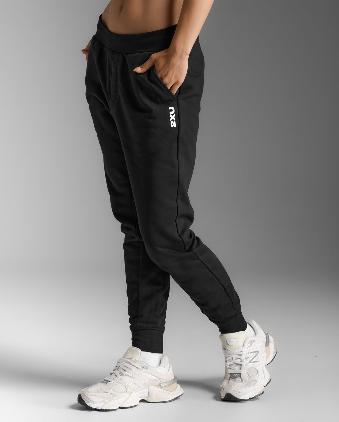 2xu-motion-aspire-trackpants-trainingshose-damen-schwarz image 4