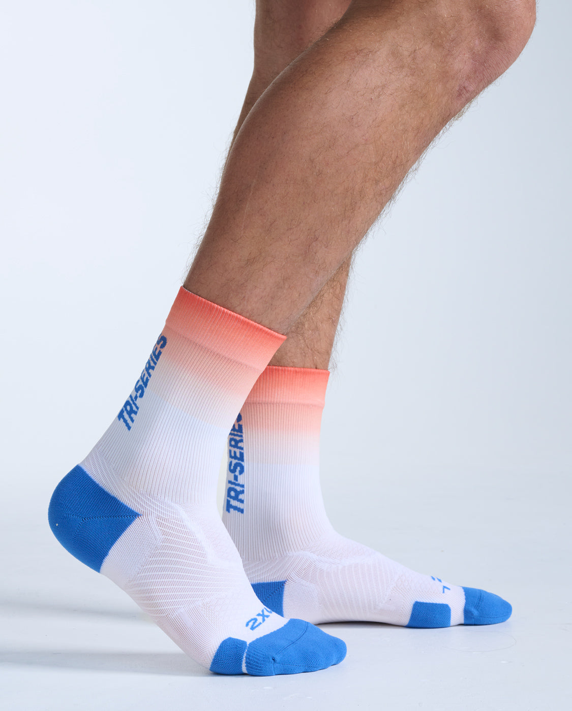 2xu-vectr-light-cushion-crew-socken-nebula-blaze-nectarine image 2