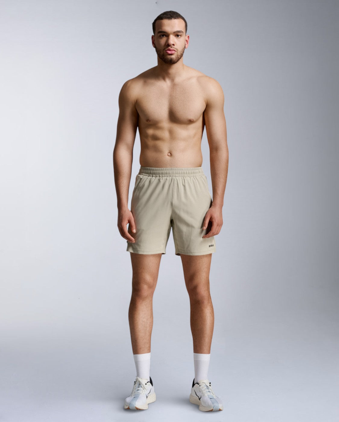 2xu-aero-7-inch-shorts-pebble-herren-reflektiv image 6