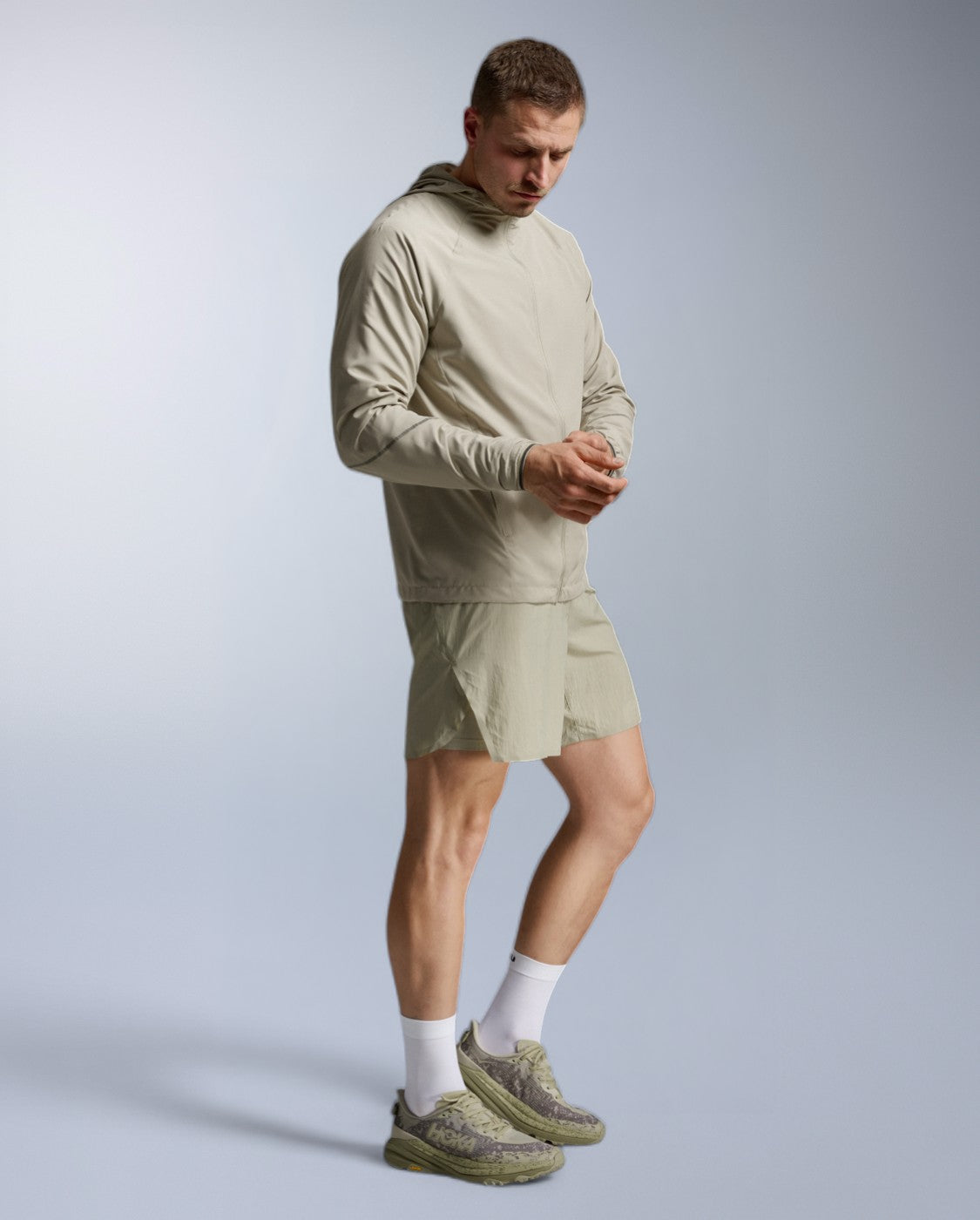 2xu-aero-hex-windbreaker-laufjacke-herren-pebble image 5