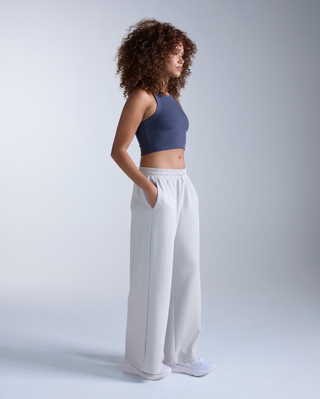 2xu-fluid-tencel-crop-tank-damen-schwarz-gerippt image 7