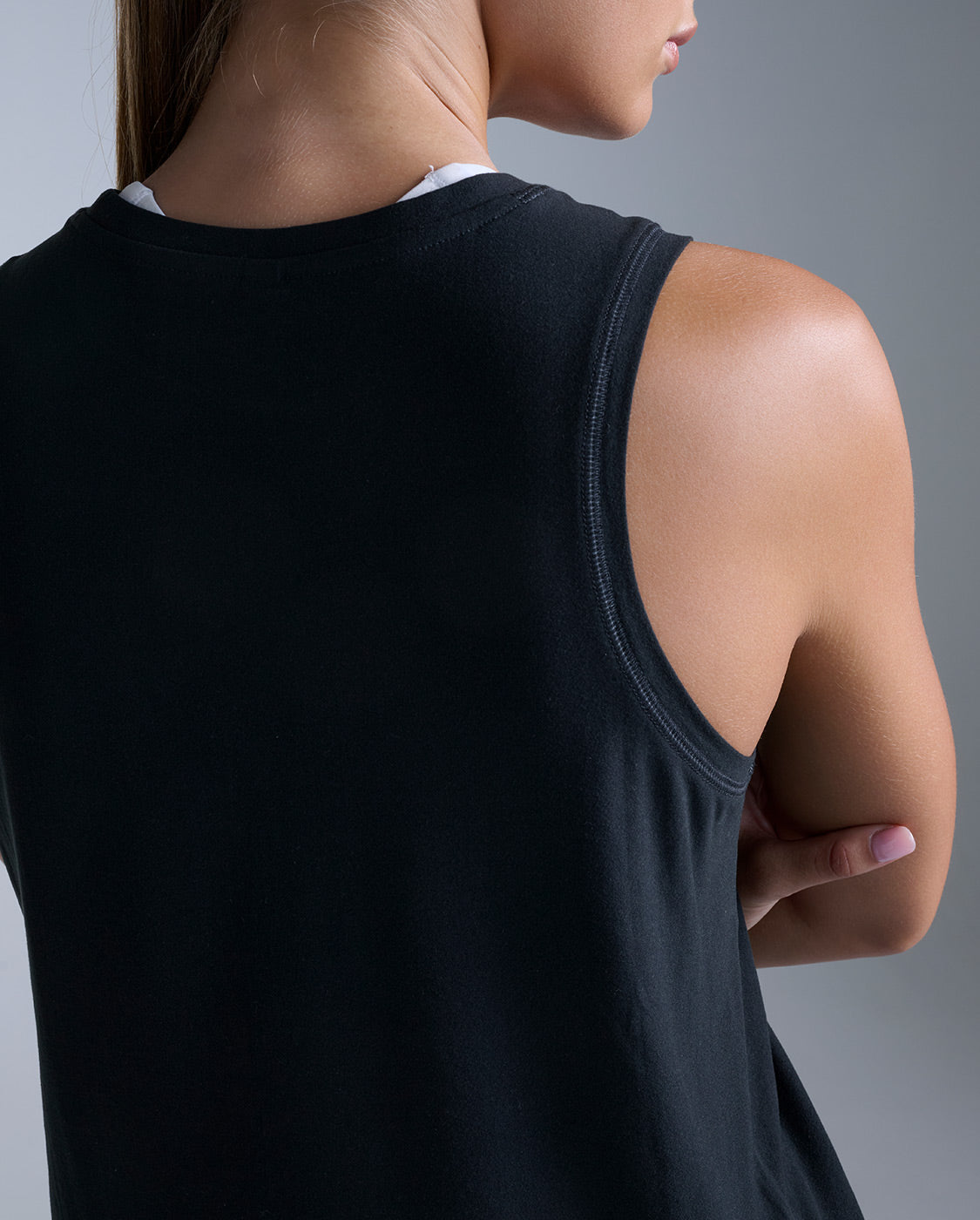 2xu-form-soft-jersey-relaxed-tank-top-damen-schwarz-wei image 5