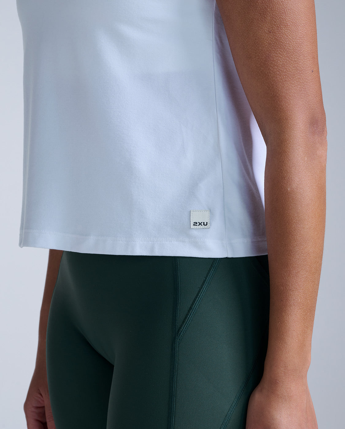 2xu-form-soft-jersey-relaxed-tank-top-wei image 4