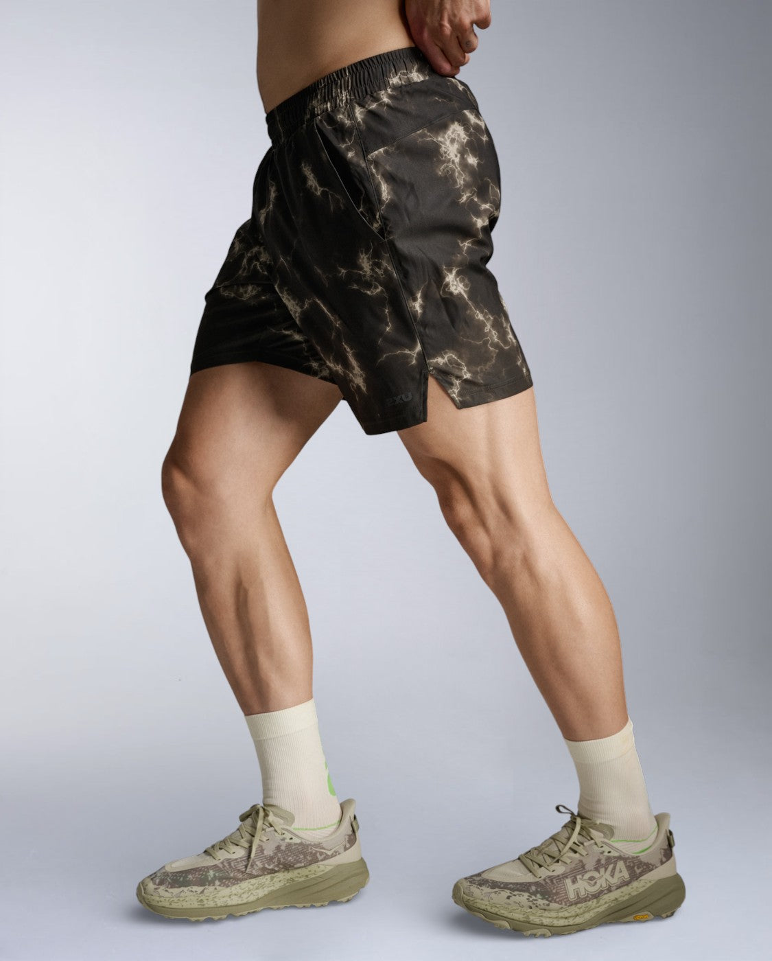 2xu-aero-7-inch-shorts-laufshorts-flint-synapse-herren image 2