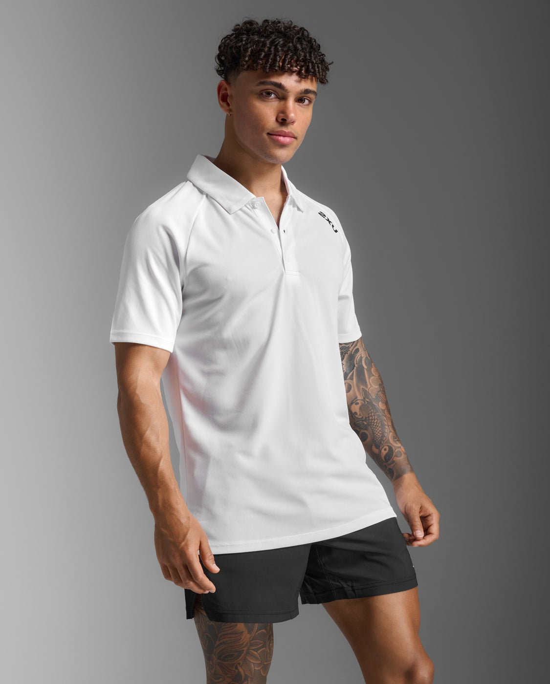 2xu-motion-aspire-polo-poloshirt-wei-schwarz-herren image 5