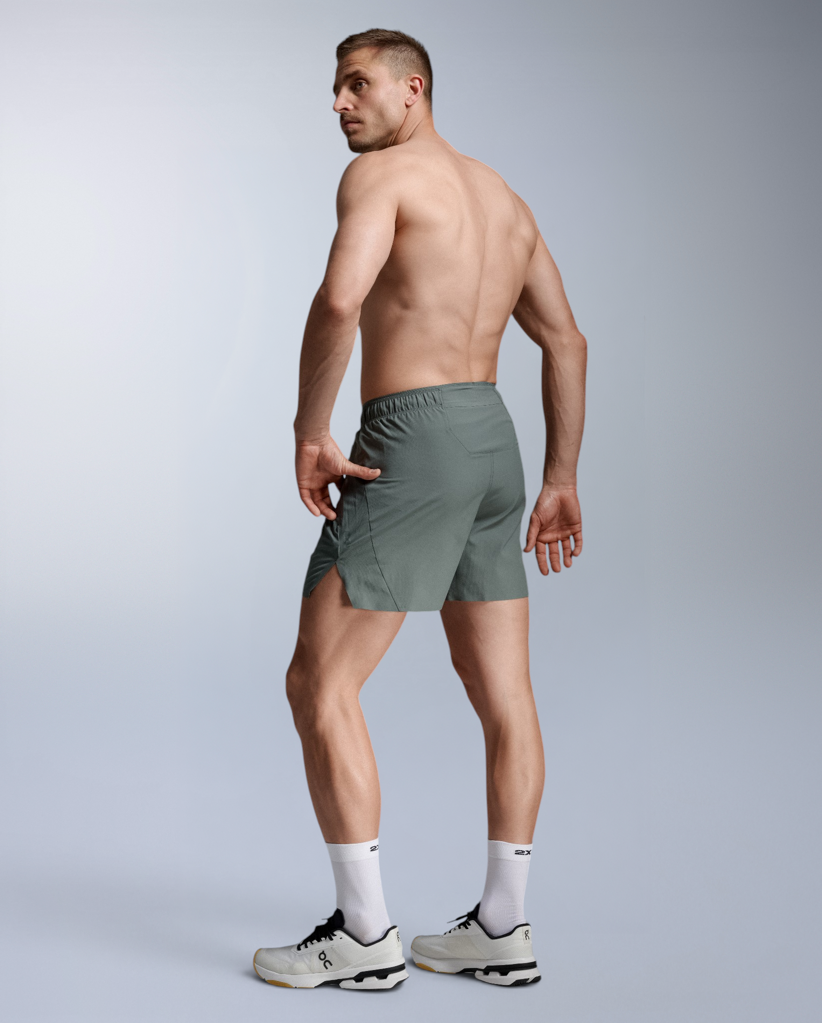 2xu-motion-5-inch-unlined-shorts-trainingsshorts-olive-leaf image 8