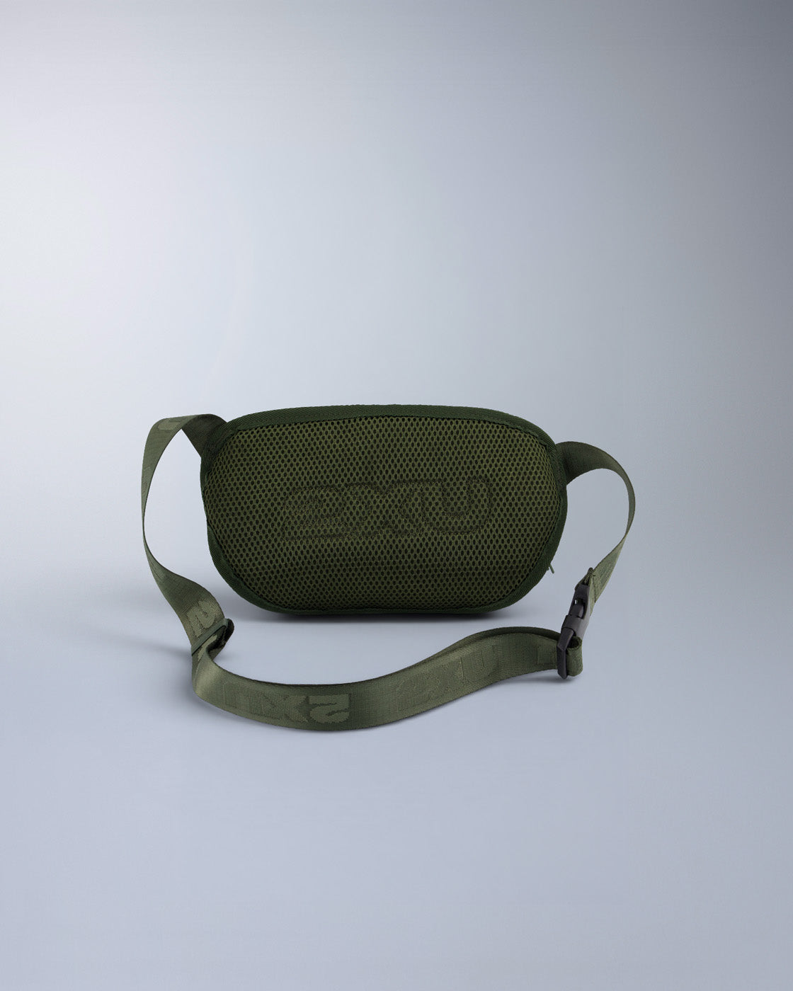 2xu-swim-race-cross-body-bag-hunter-green-osfa image 2