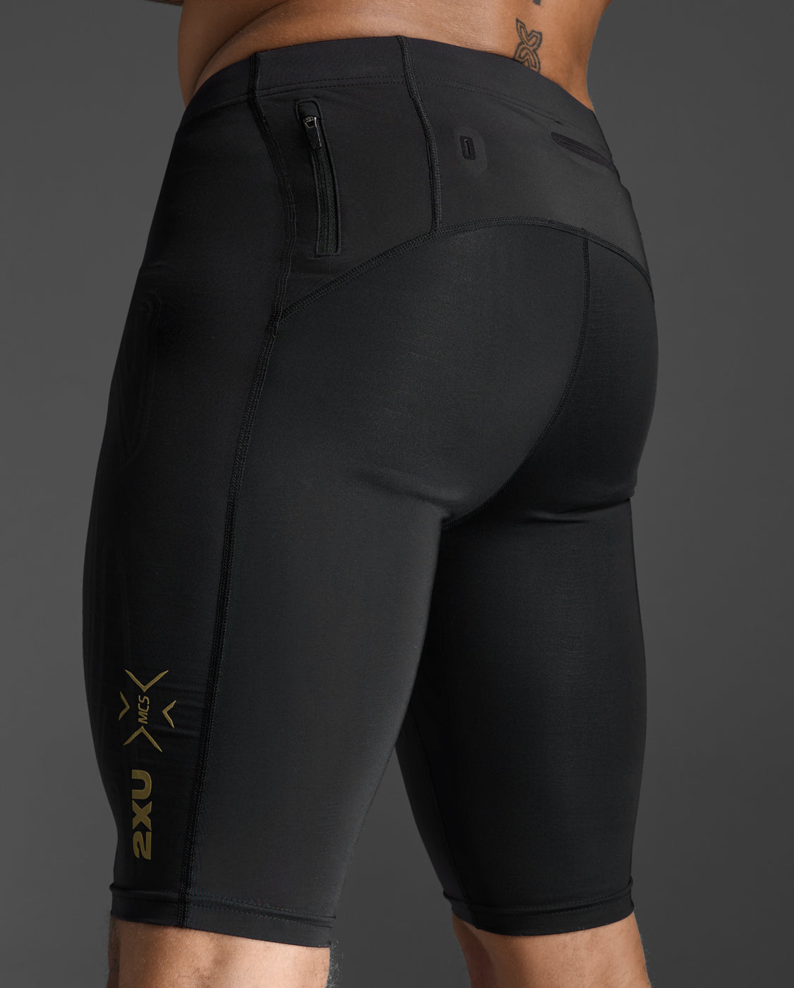 2xu-light-speed-compression-shorts-kompressionsshorts image 6