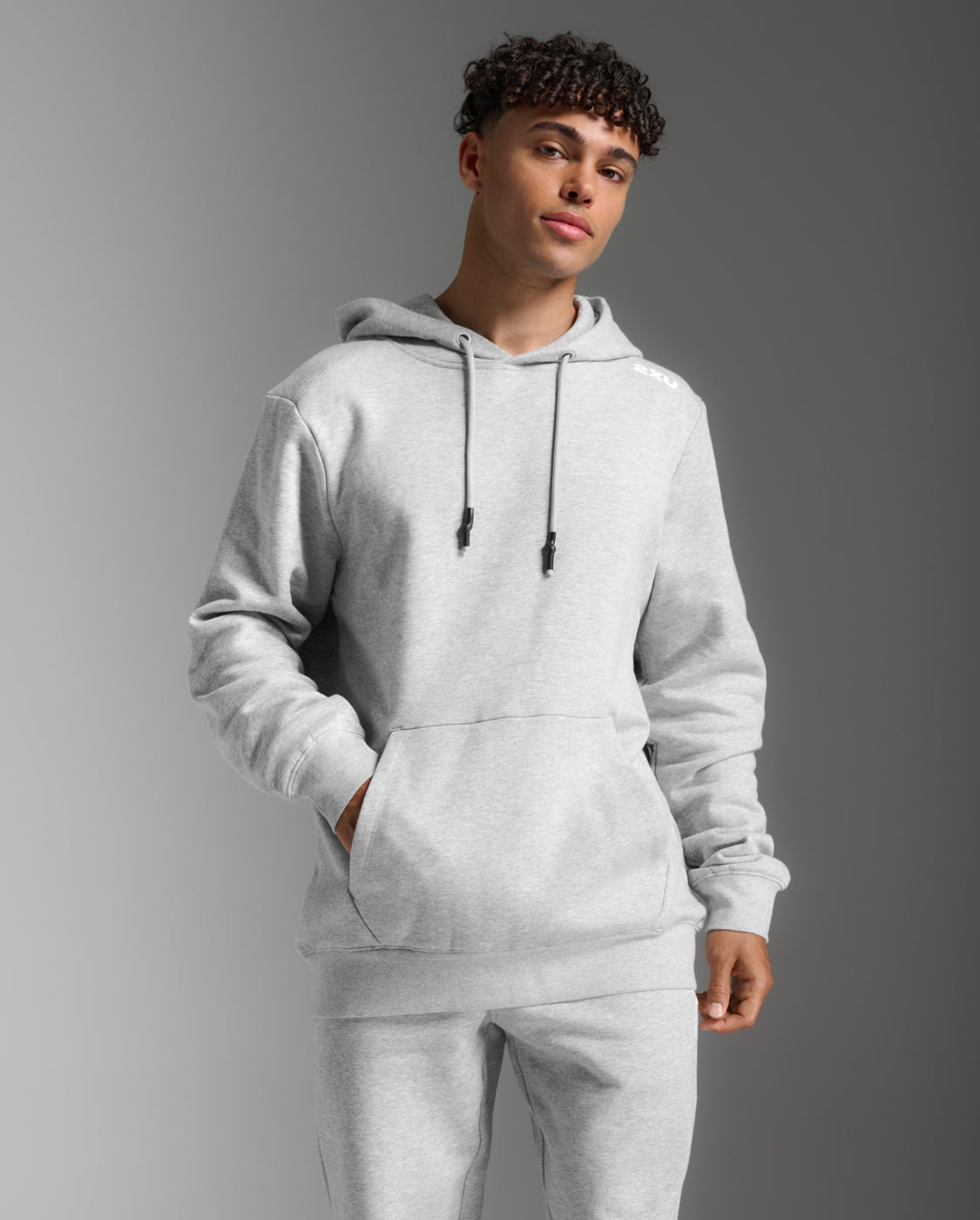 2xu-motion-aspire-hoodie-herren-grey-marle-white image 2