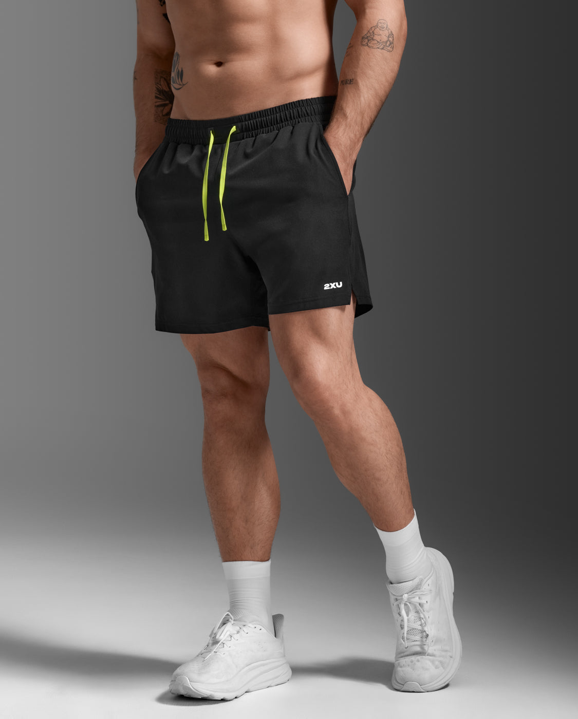 2xu-aero-hybrid-swim-shorts-herren-black-white image 3