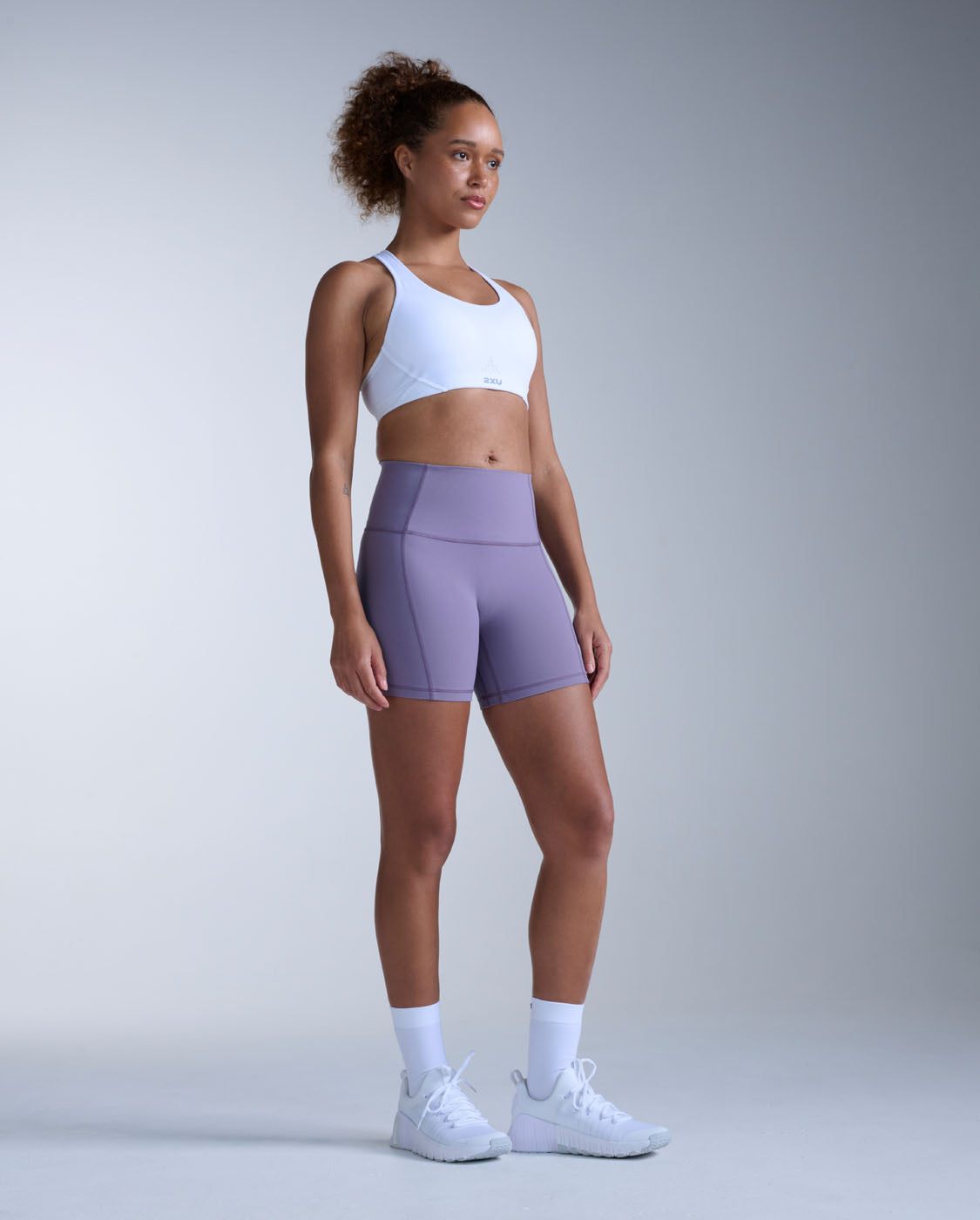 2xu-fluid-hi-rise-5-shorts-dusted-grape-high-waist image 6