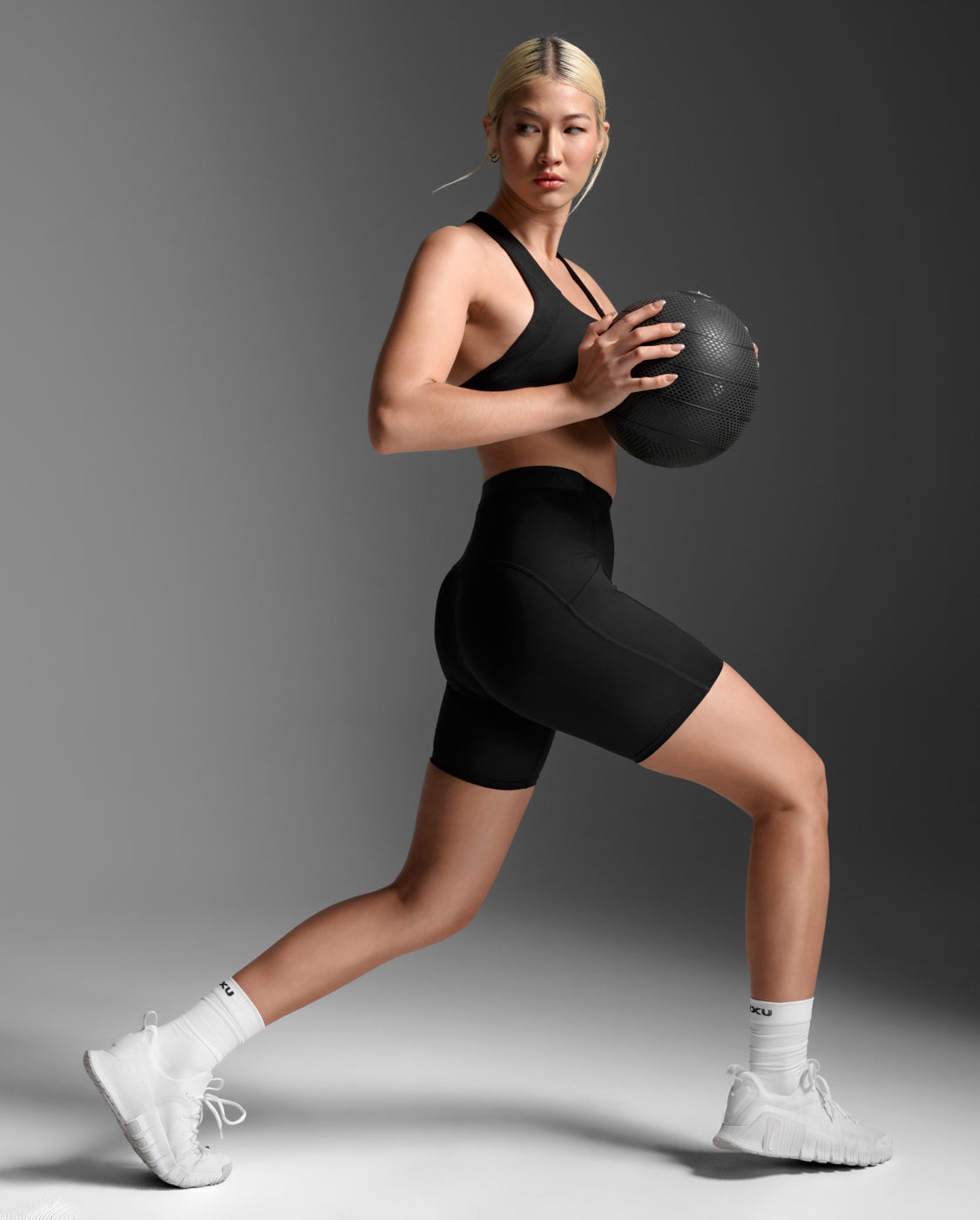 2xu-form-stash-hi-rise-6-compression-shorts-damen image 6