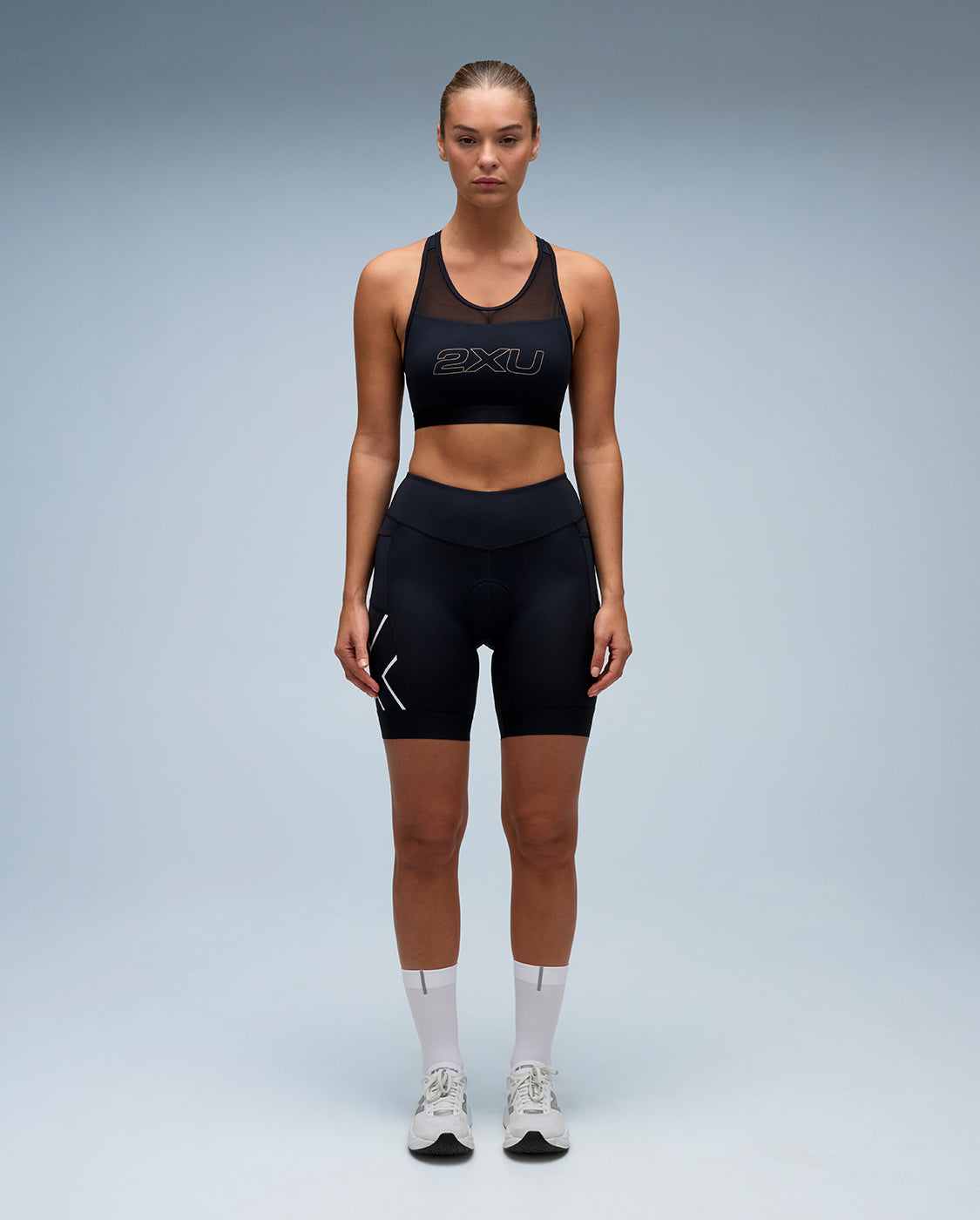 2xu-core-tri-6-inch-shorts-damen-black-white-triathlon image 7