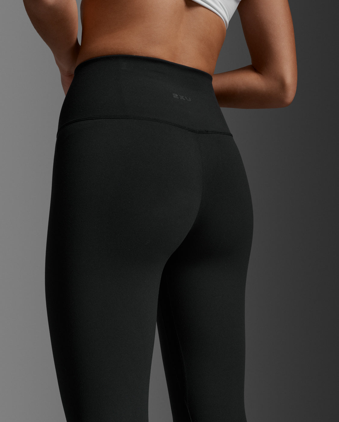 2xu-fluid-hi-rise-tights-damen-leggings-schwarz-high-waist image 4
