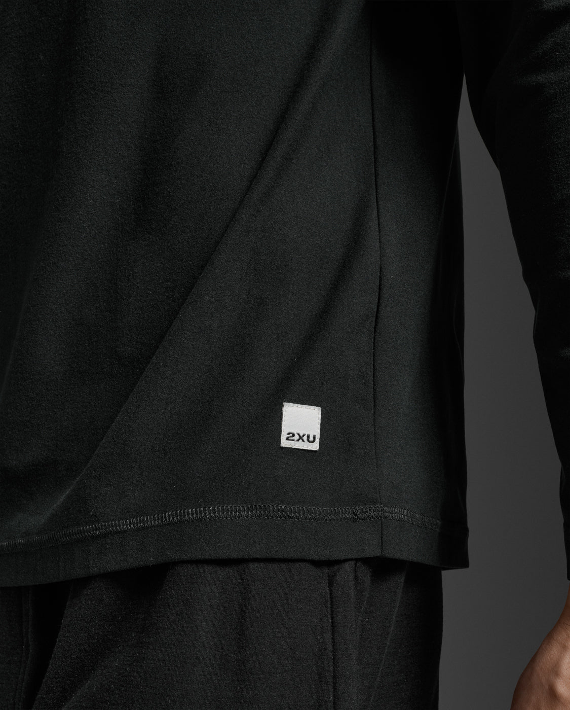 2xu-signature-long-sleeve-langarmshirt-herren-black-black image 4