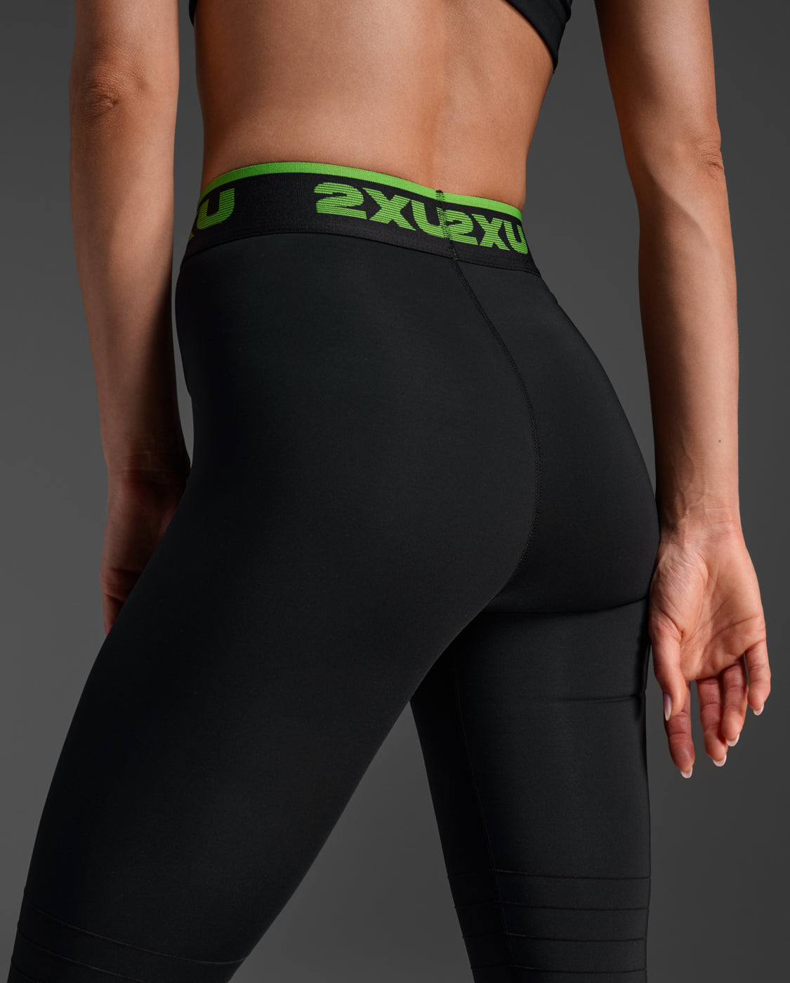2xu-recovery-power-kompressionstights-schwarz-damen image 5