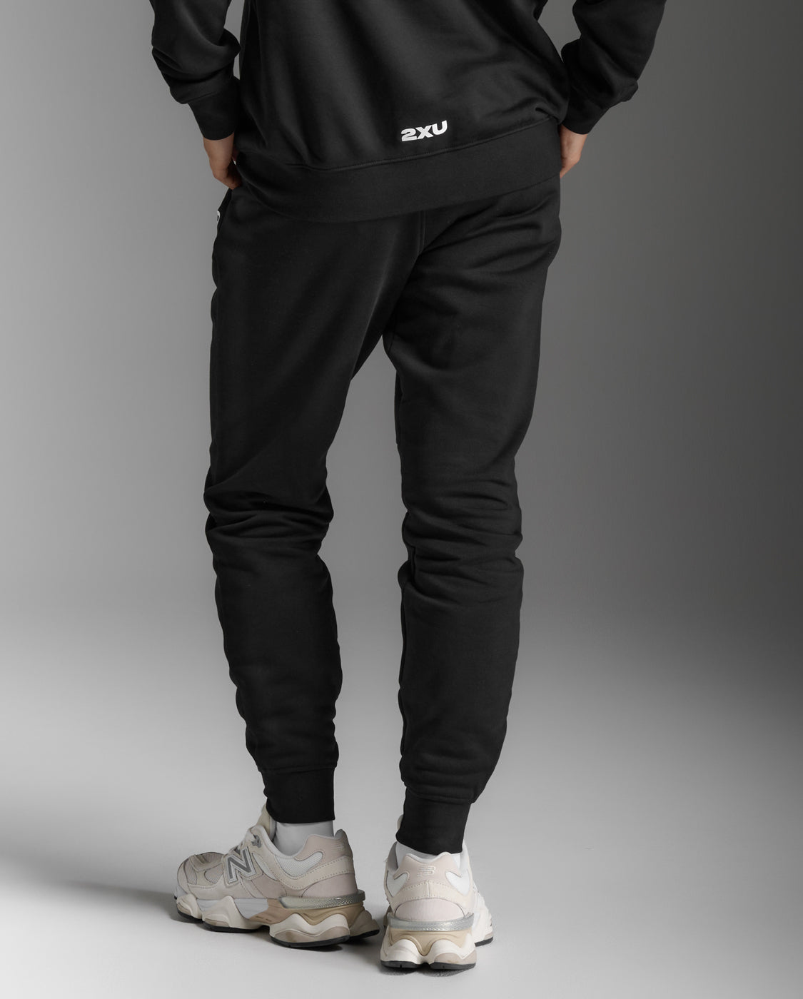 2xu-motion-aspire-trackpants-trainingshose-damen-schwarz image 2