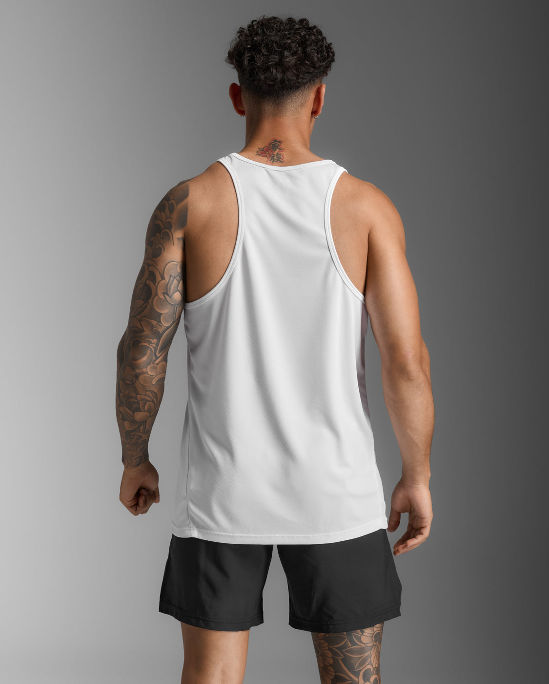 2xu-motion-aspire-singlet-tanktop-wei-herren-rmellos image 3