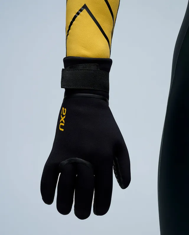 2xu-propel-neopren-handschuhe-schwarz-kaltes-wasser-unisex image 1