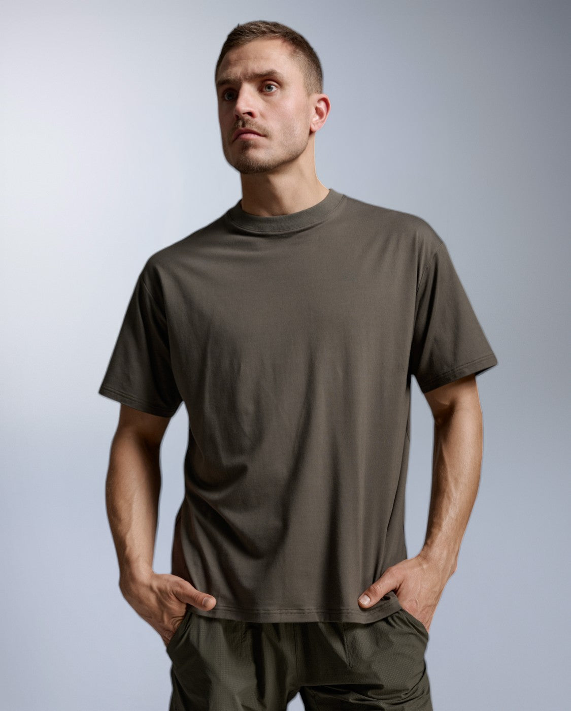 2xu-motion-oversized-tencel-t-shirt-flint-herren image 1